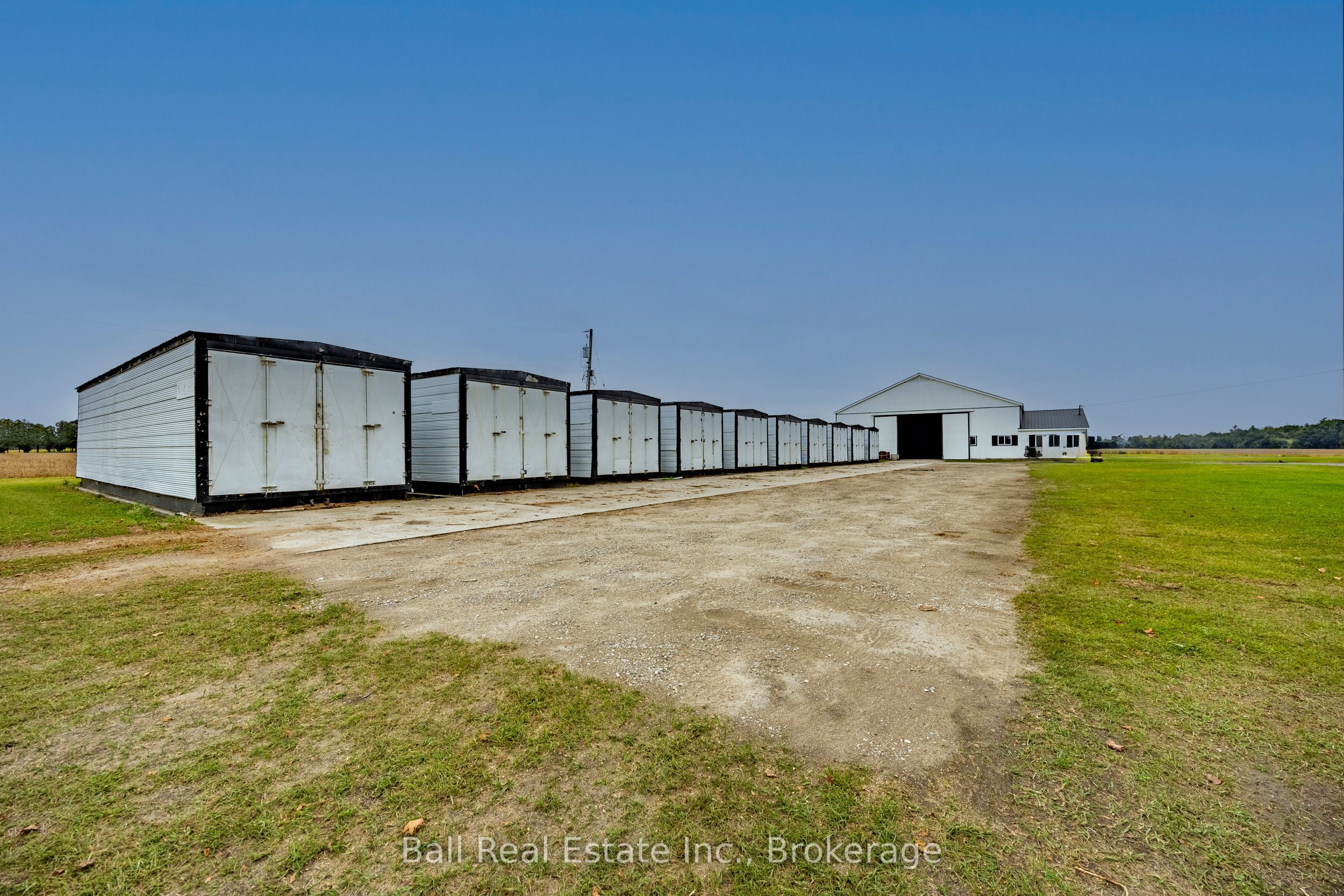 126183 Mall Road Property Photo 9