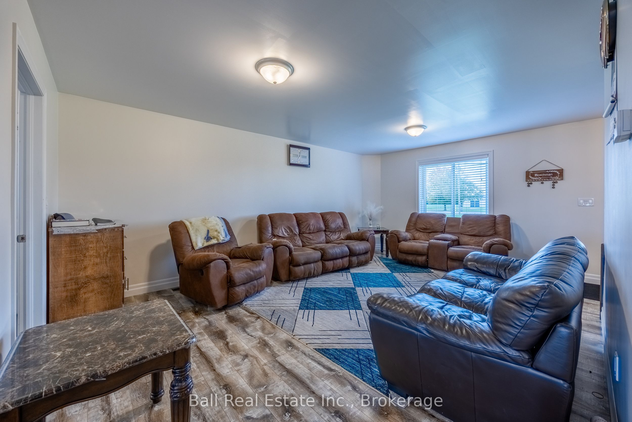 126183 Mall Road Property Photo 13