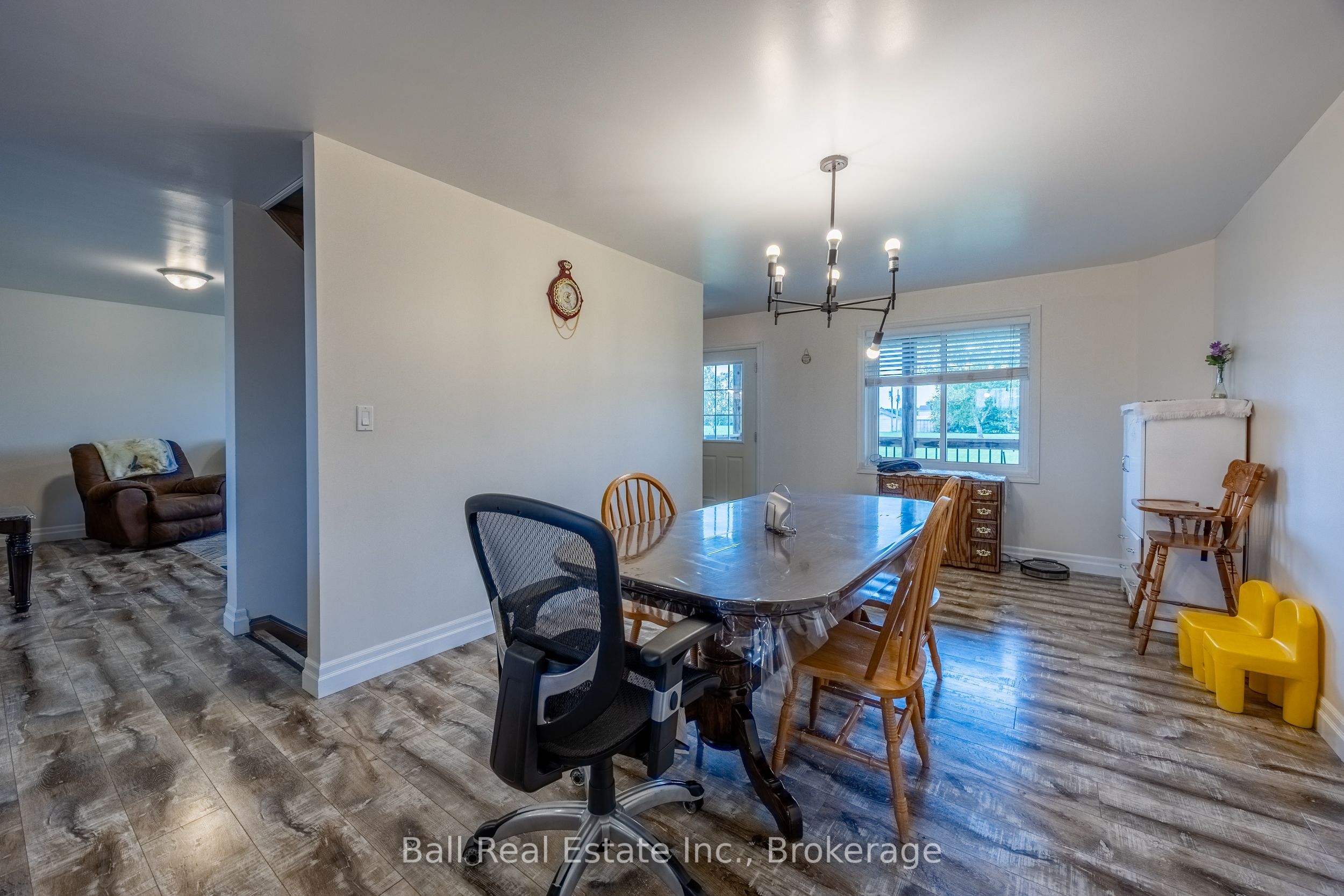 126183 Mall Road Property Photo 15