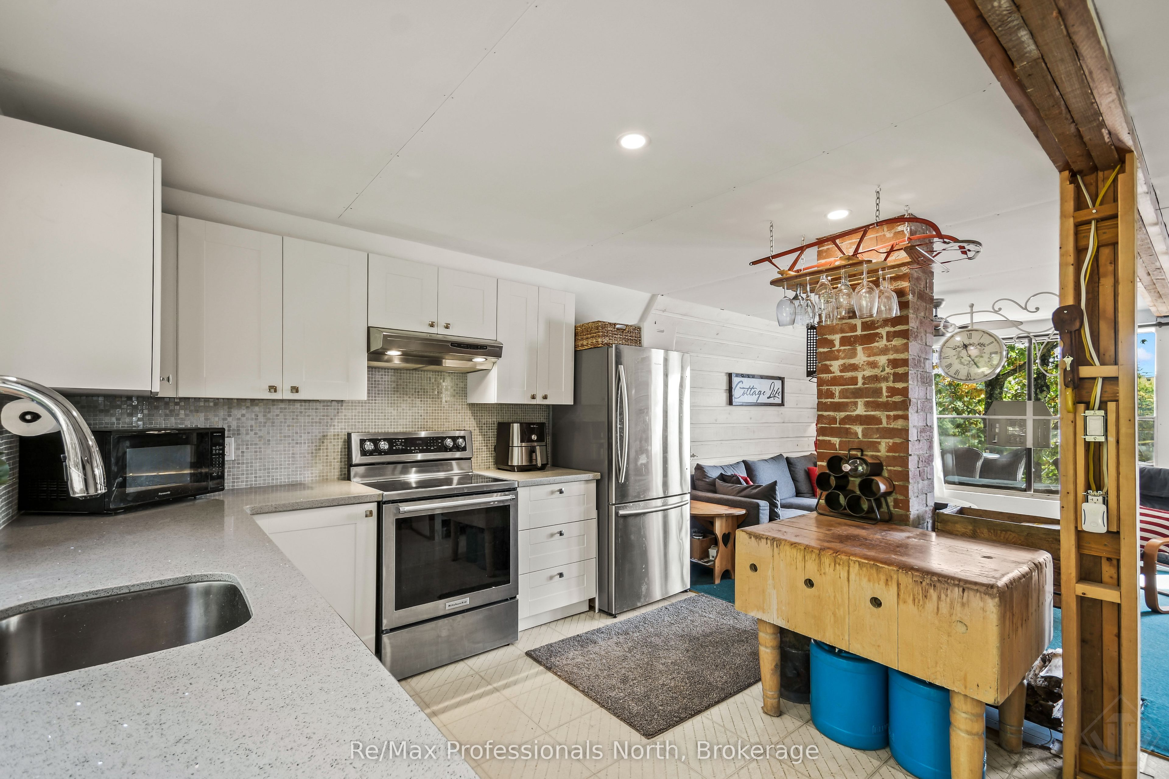 1039 Ann Street Property Photo 8