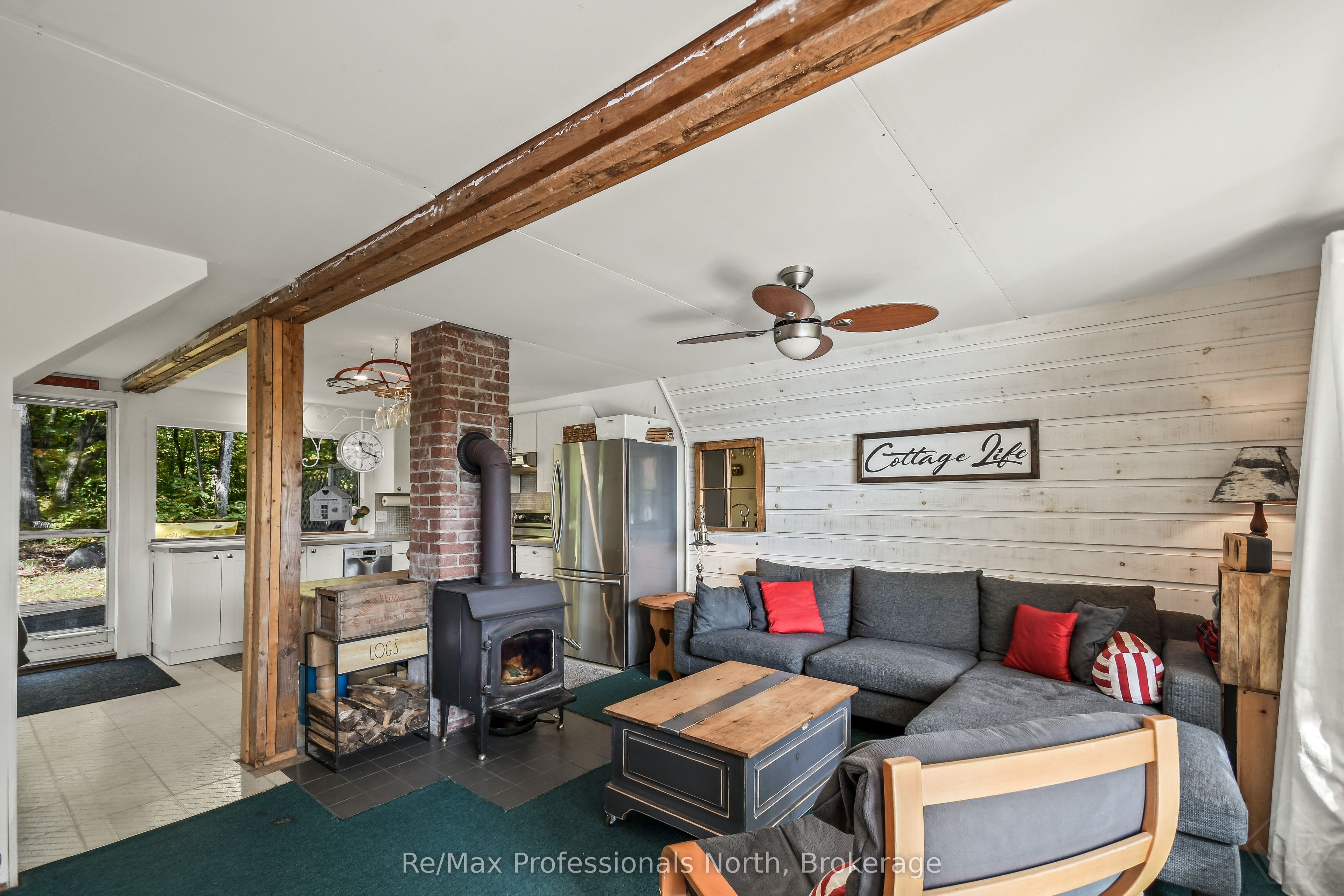 1039 Ann Street Property Photo 11