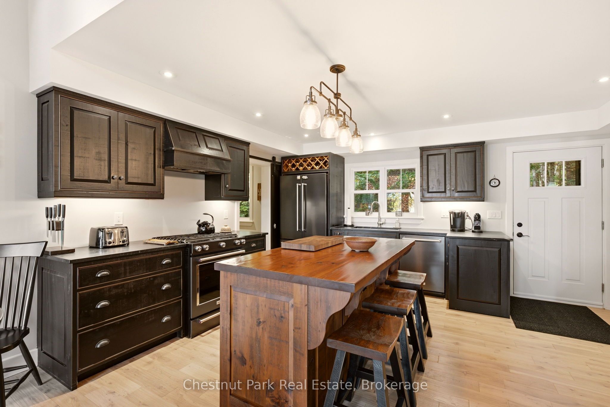 1095 Bayview Avenue Property Photo 10