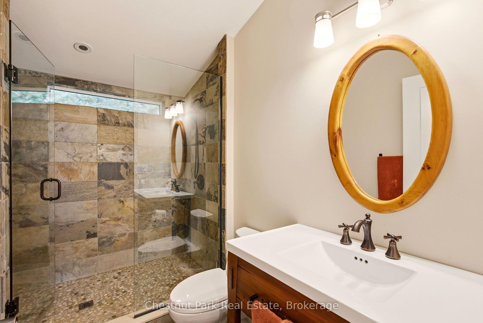 1095 Bayview Avenue Property Photo 21