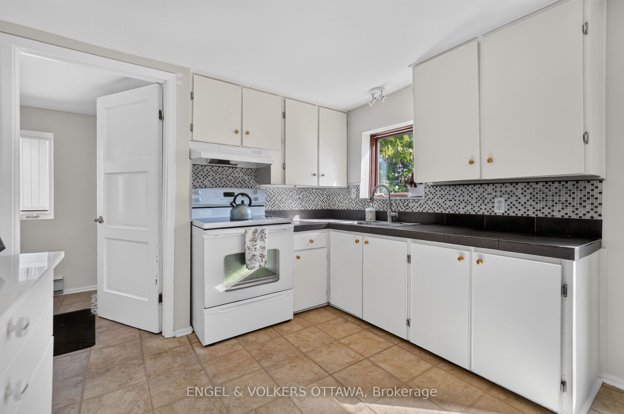 319 Savard Avenue Property Photo 25