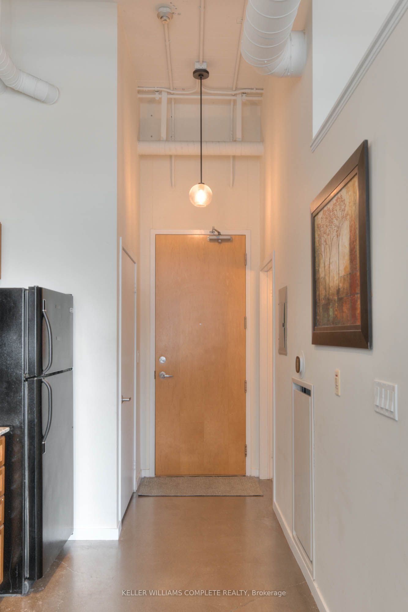 410 King Street W 108 Property Photo 3