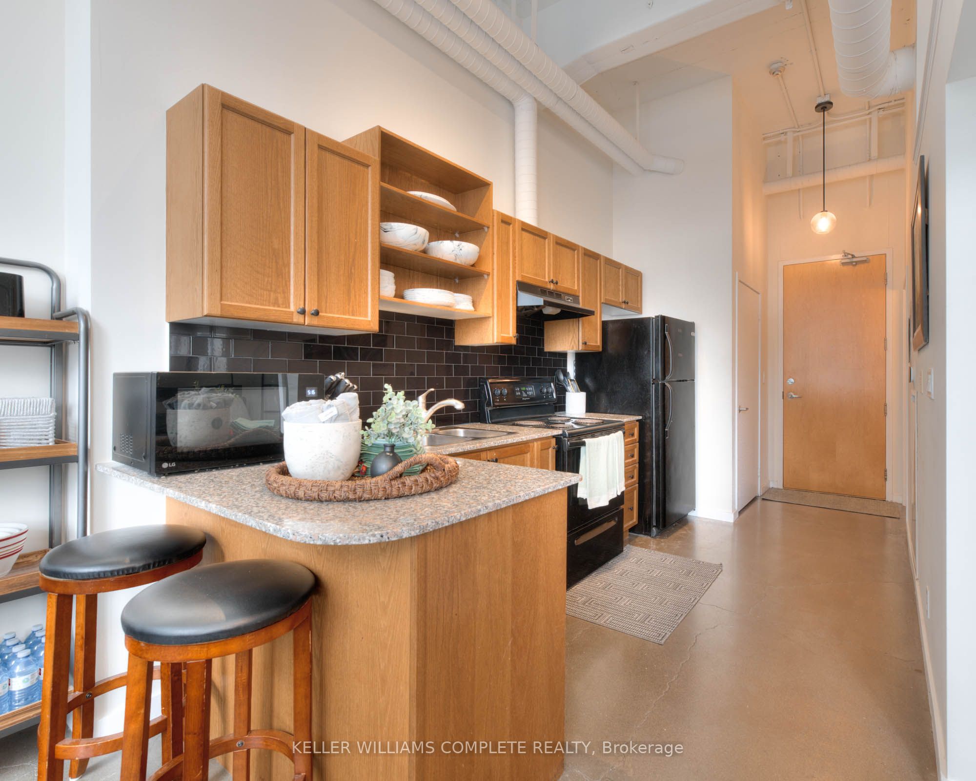 410 King Street W 108 Property Photo 5