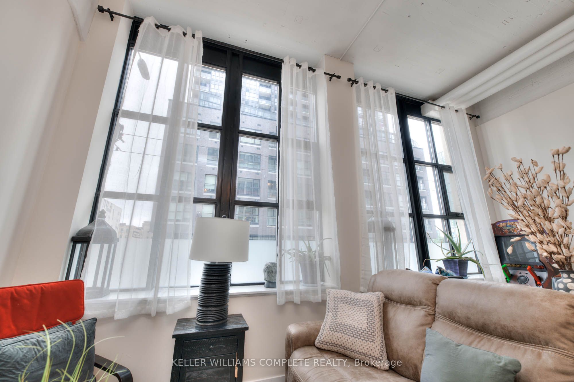 410 King Street W 108 Property Photo 12