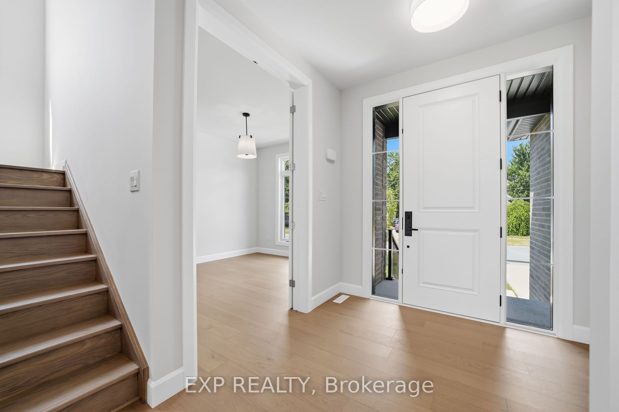253 John Street Property Photo 8