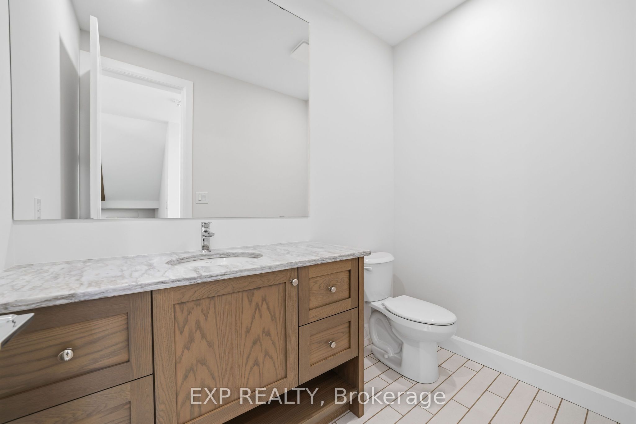 253 John Street Property Photo 13