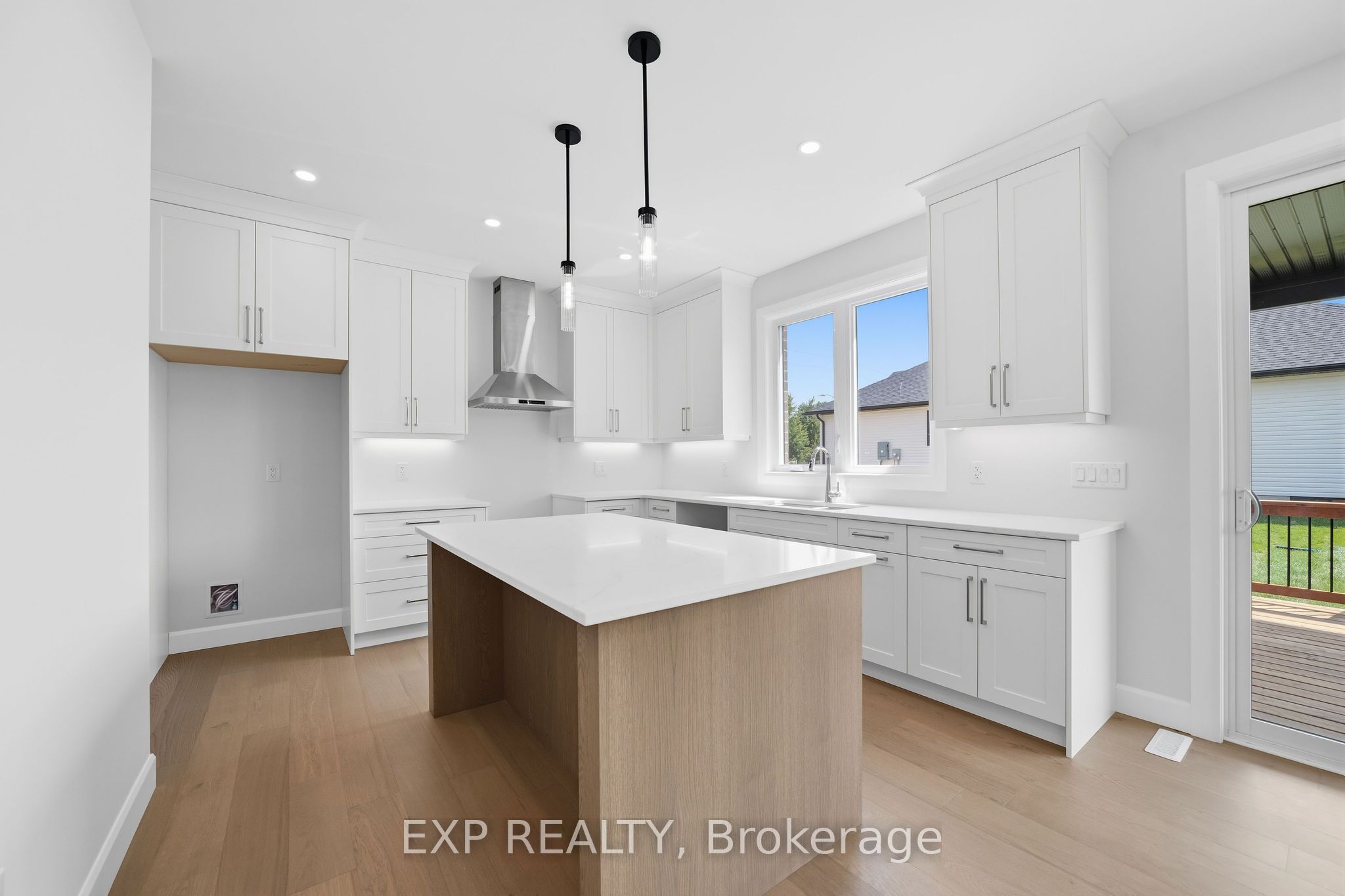 253 John Street Property Photo 17