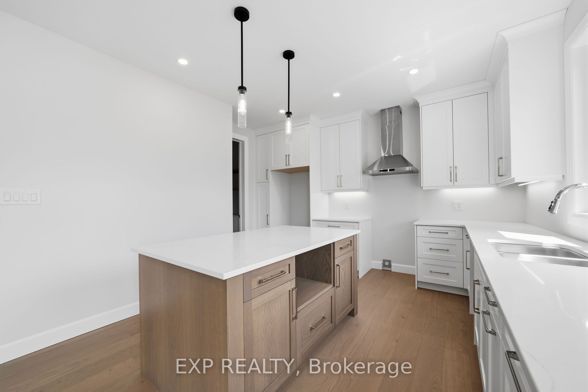 253 John Street Property Photo 18