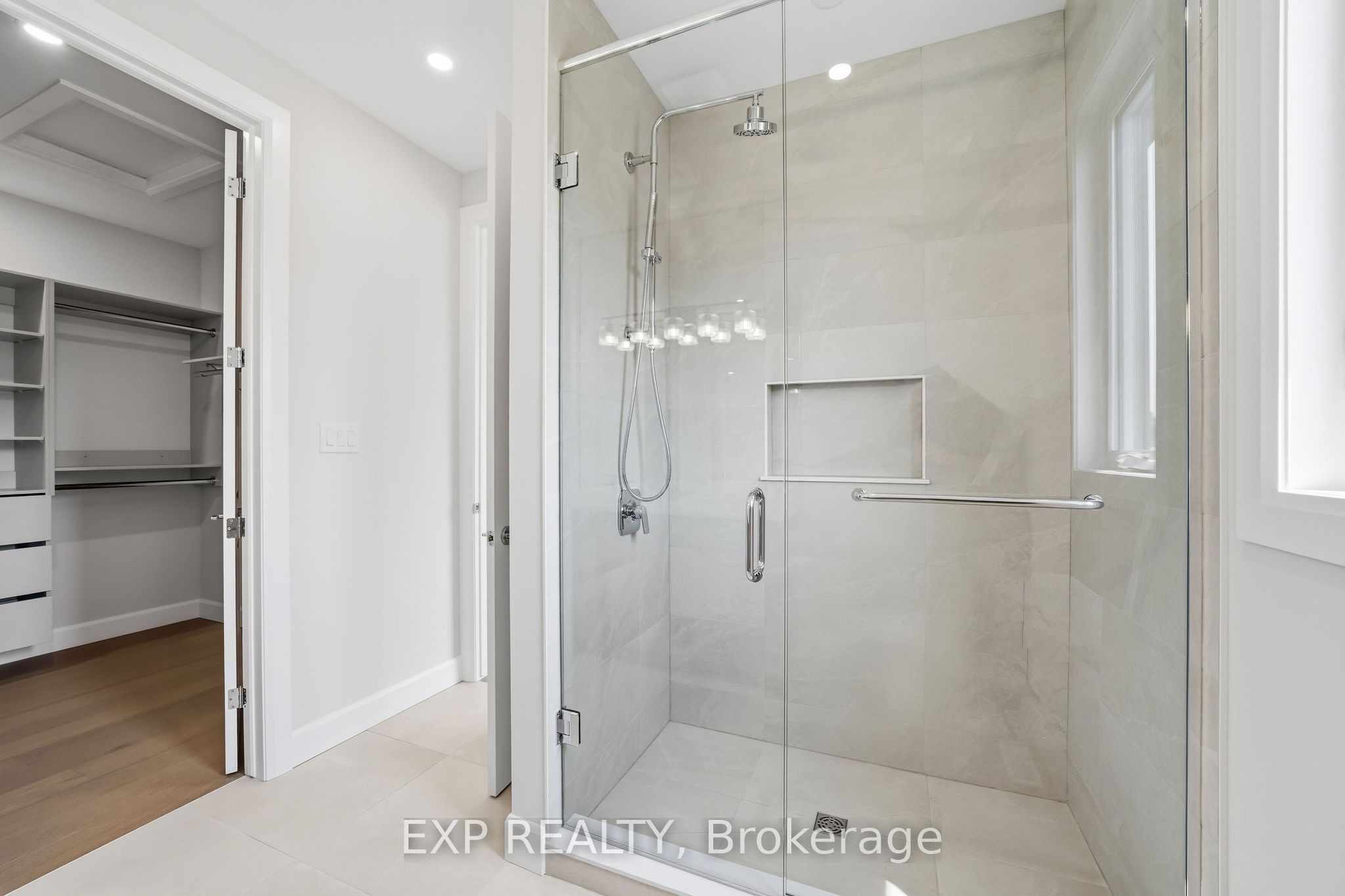 253 John Street Property Photo 25