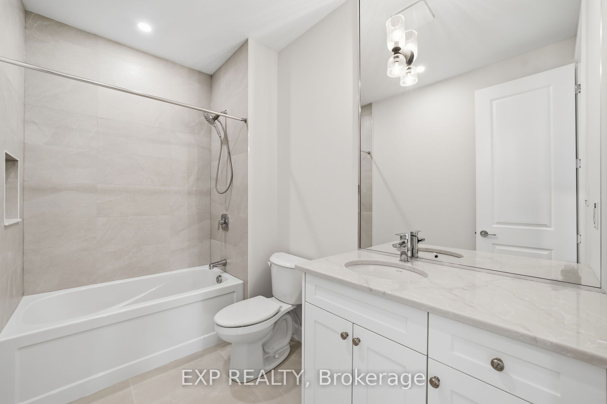 253 John Street Property Photo 29