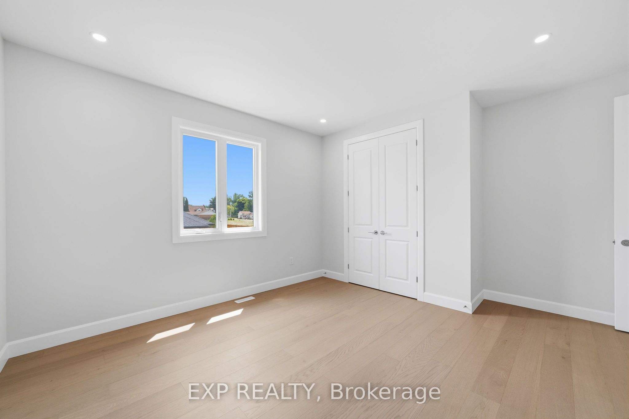 253 John Street Property Photo 30