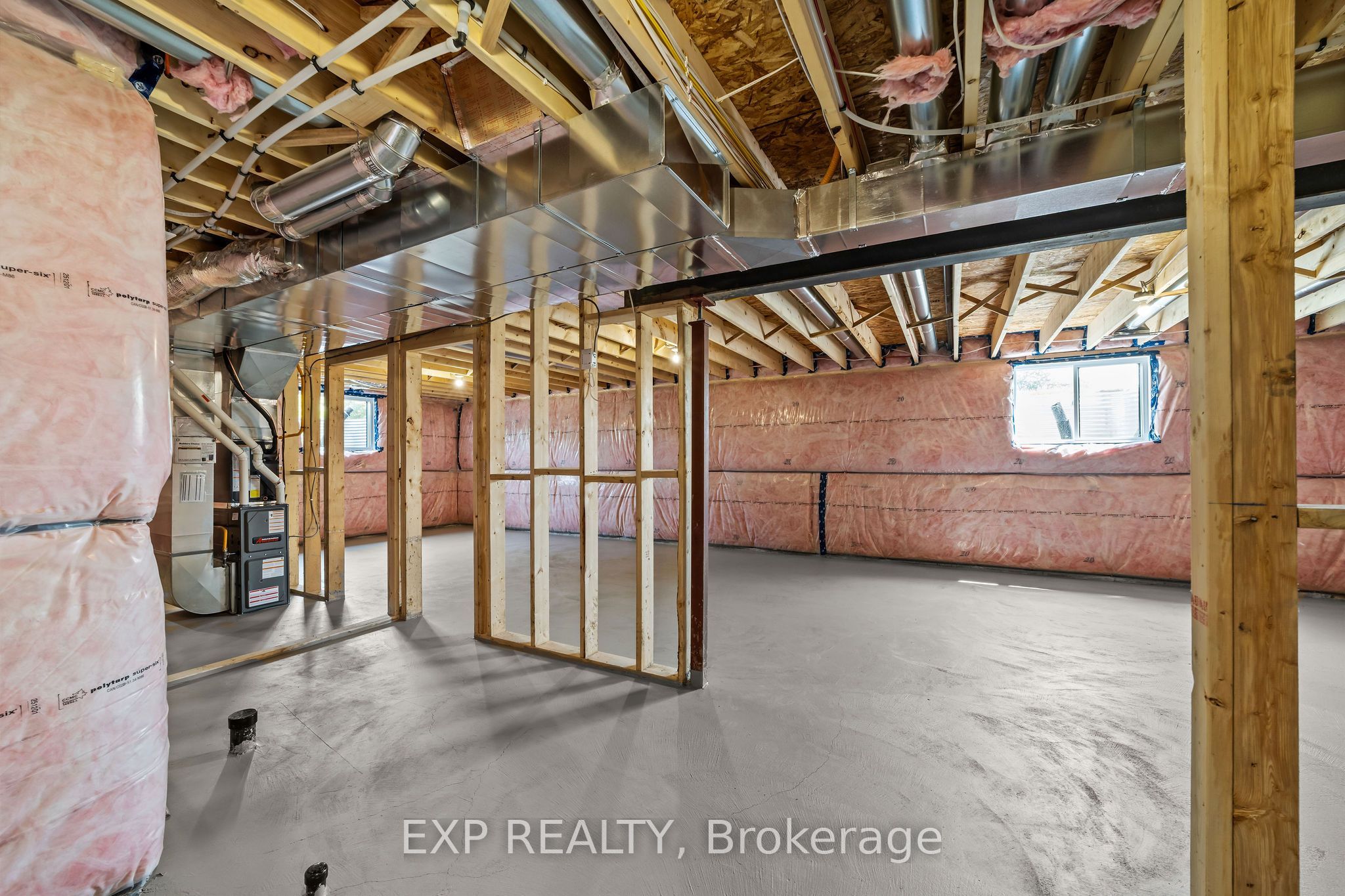 253 John Street Property Photo 31