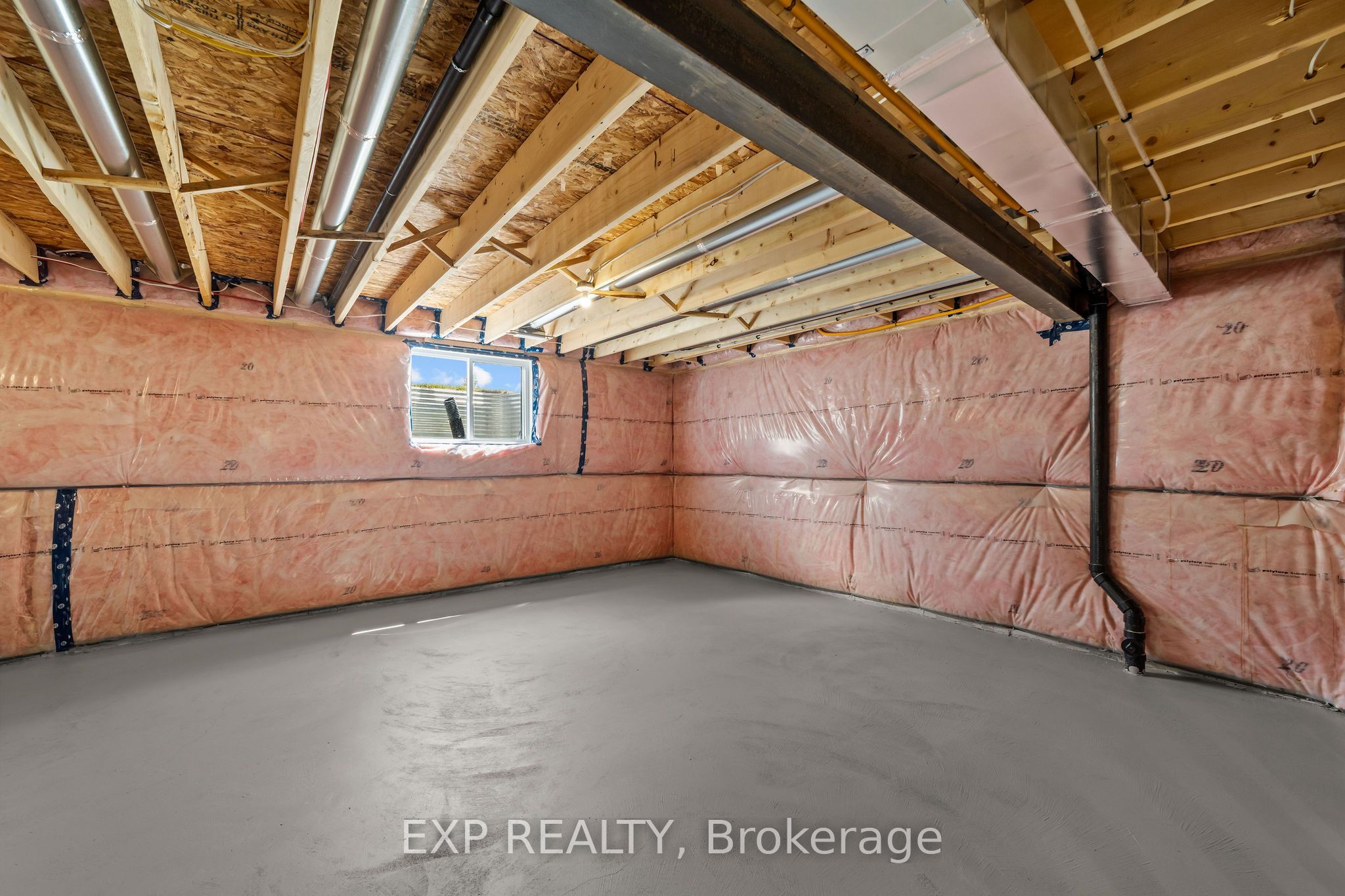 253 John Street Property Photo 32