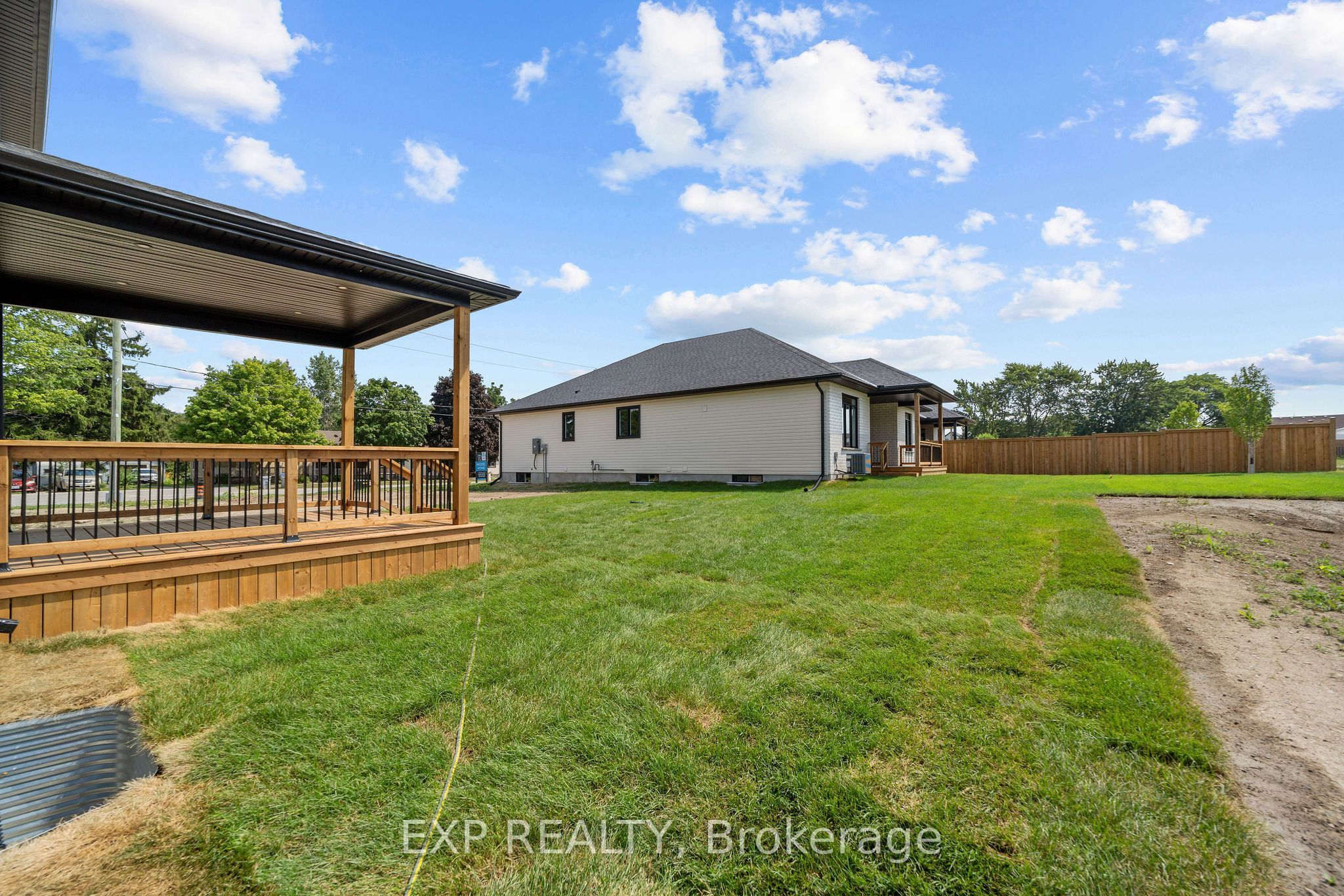 253 John Street Property Photo 41