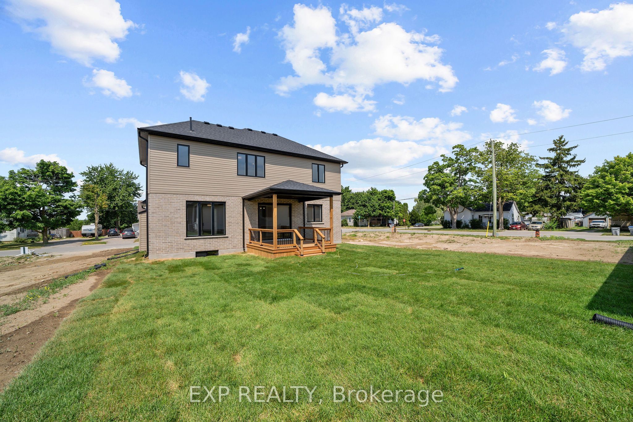 253 John Street Property Photo 42