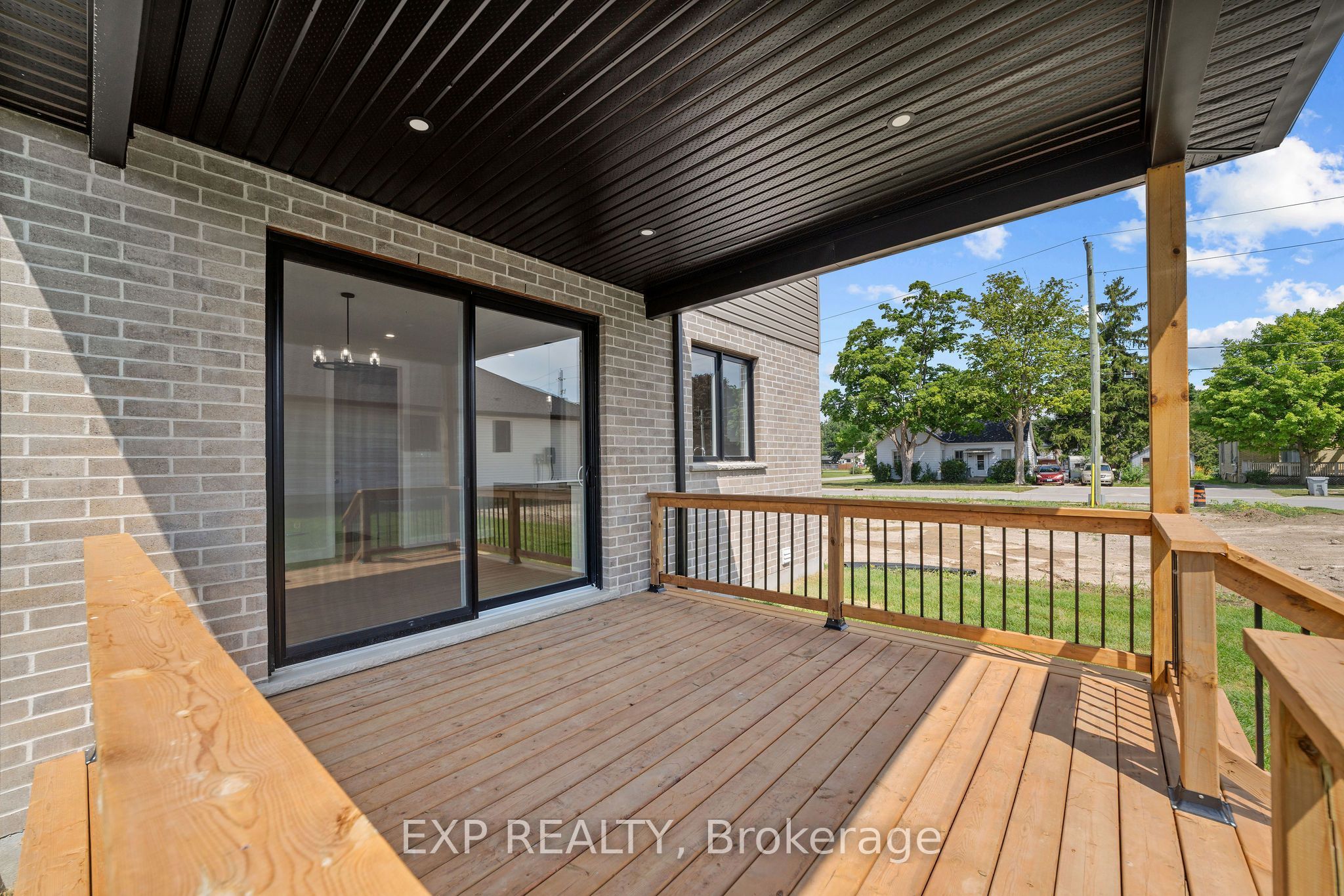 253 John Street Property Photo 44