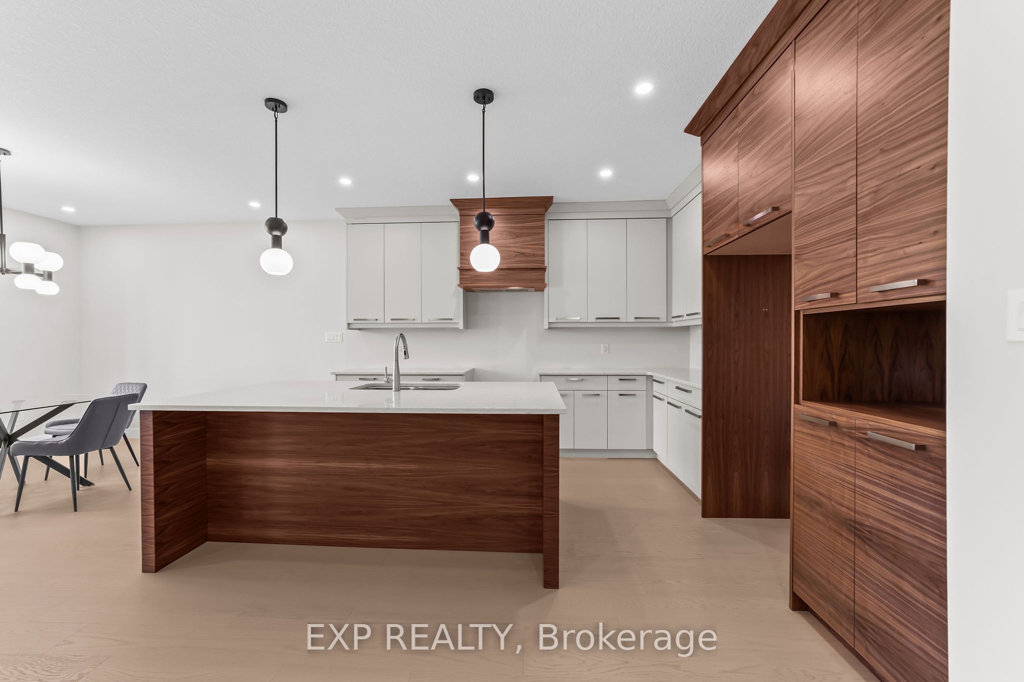 409 Ontario Street Property Photo 5