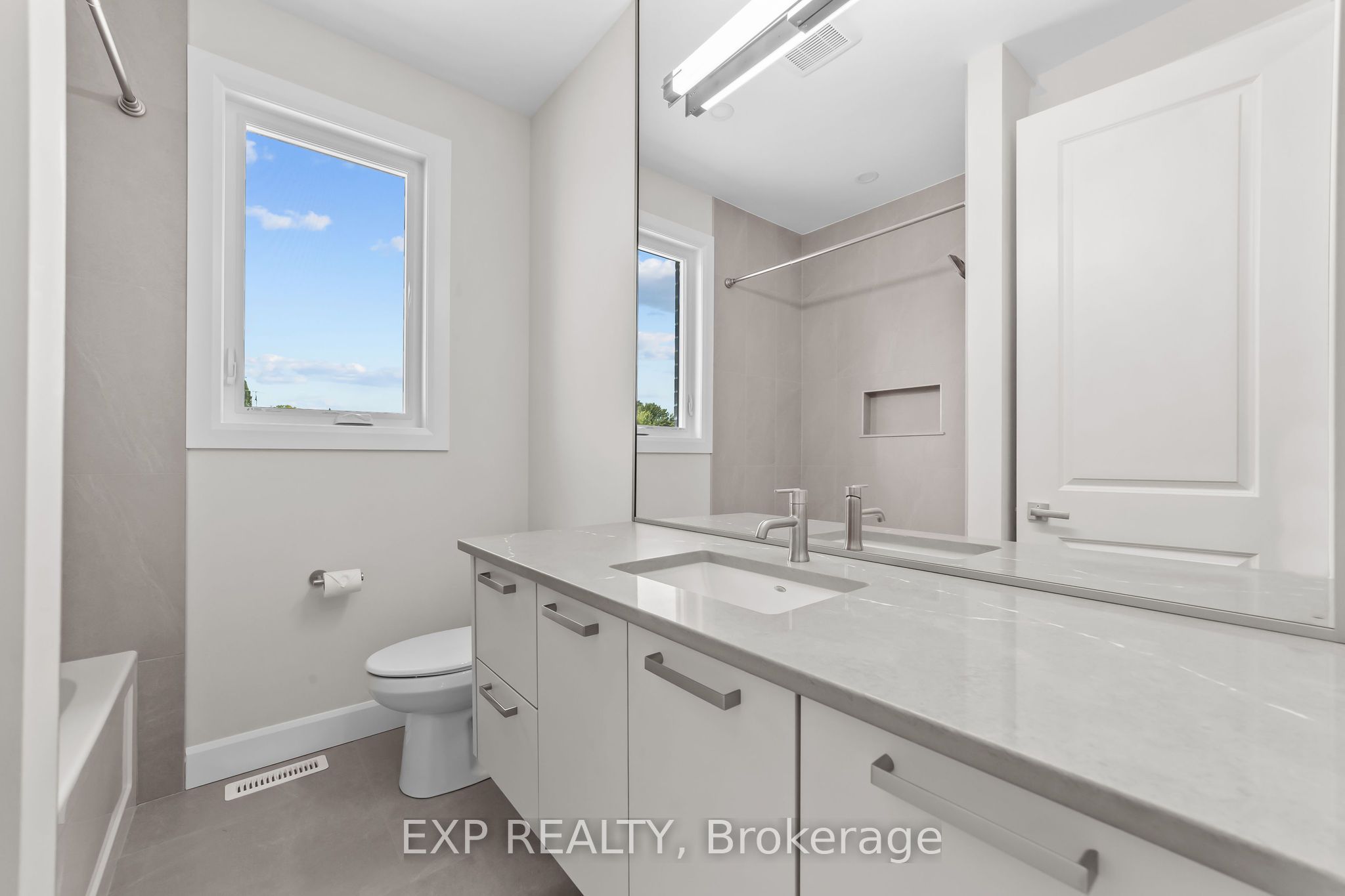 409 Ontario Street Property Photo 17