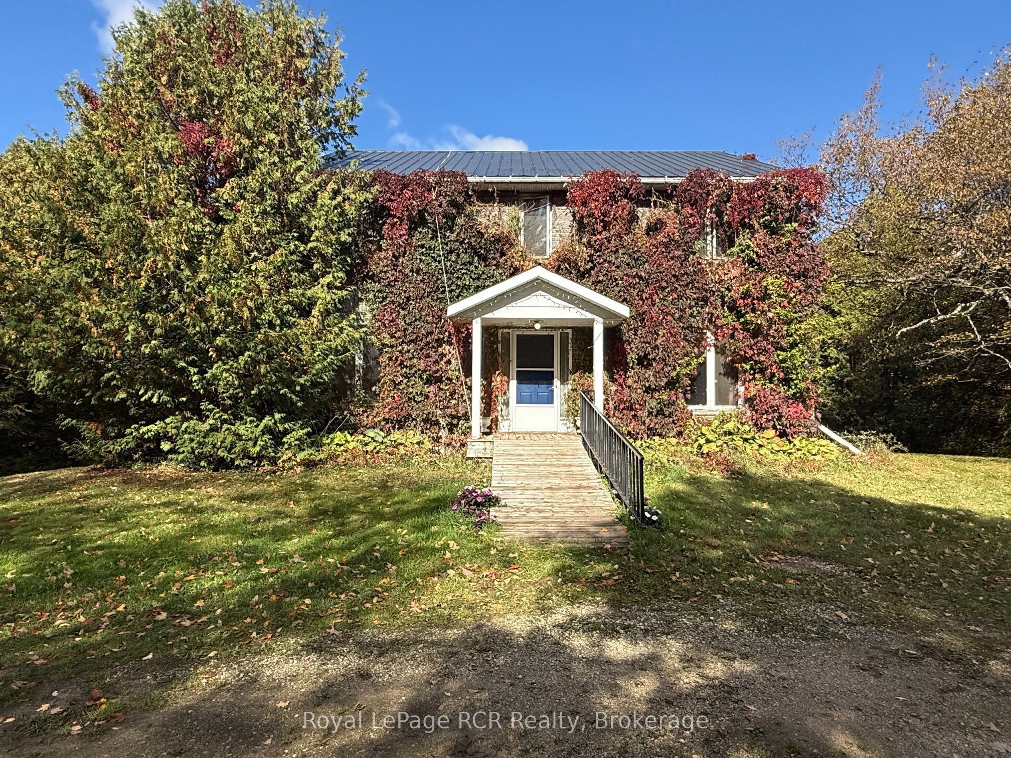 204470 Highway 26 Property Photo 1