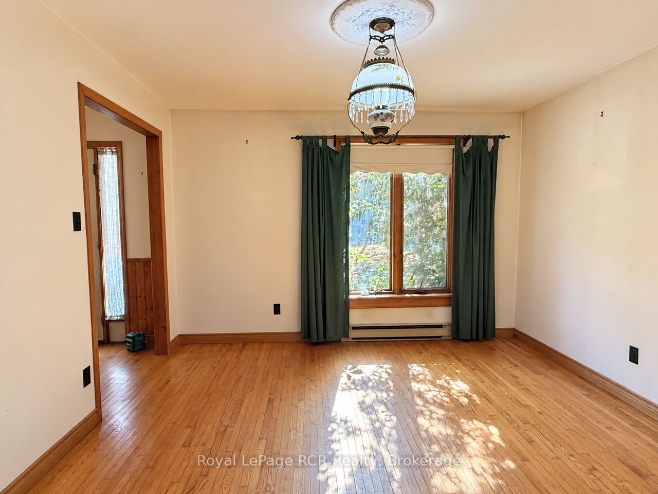 204470 Highway 26 Property Photo 6