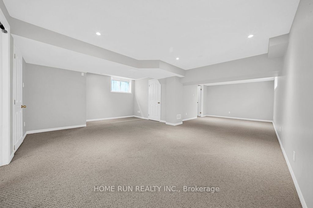 14 Spur Avenue Property Photo 41
