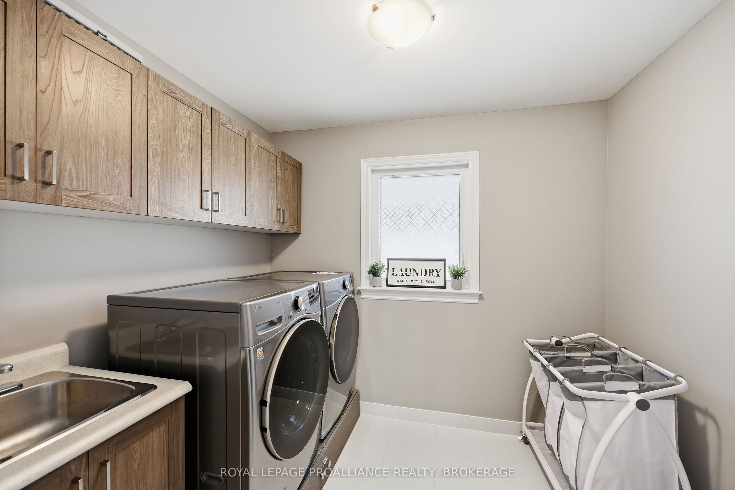 1369 Waterside Way Property Photo 27