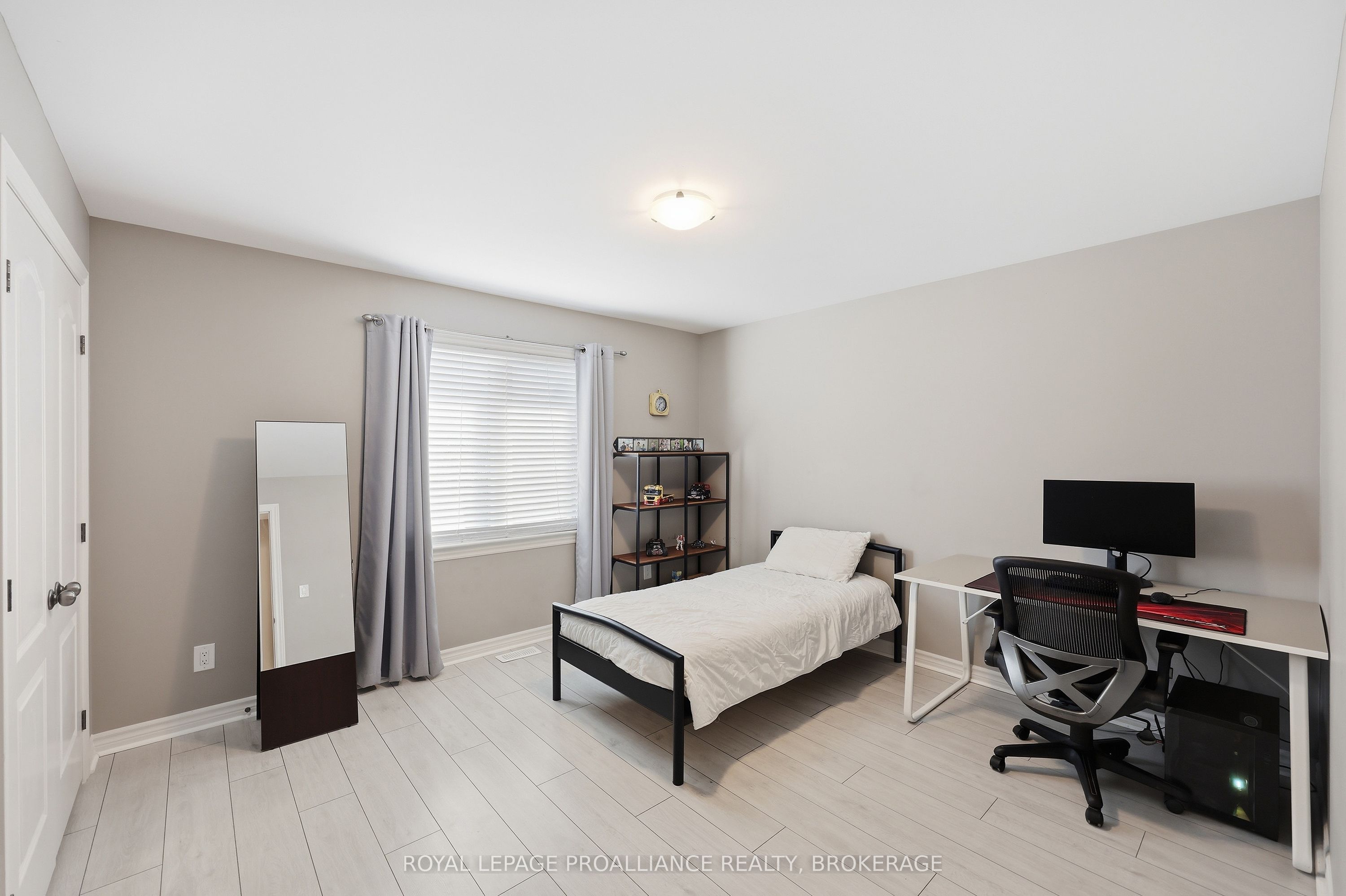 1369 Waterside Way Property Photo 28