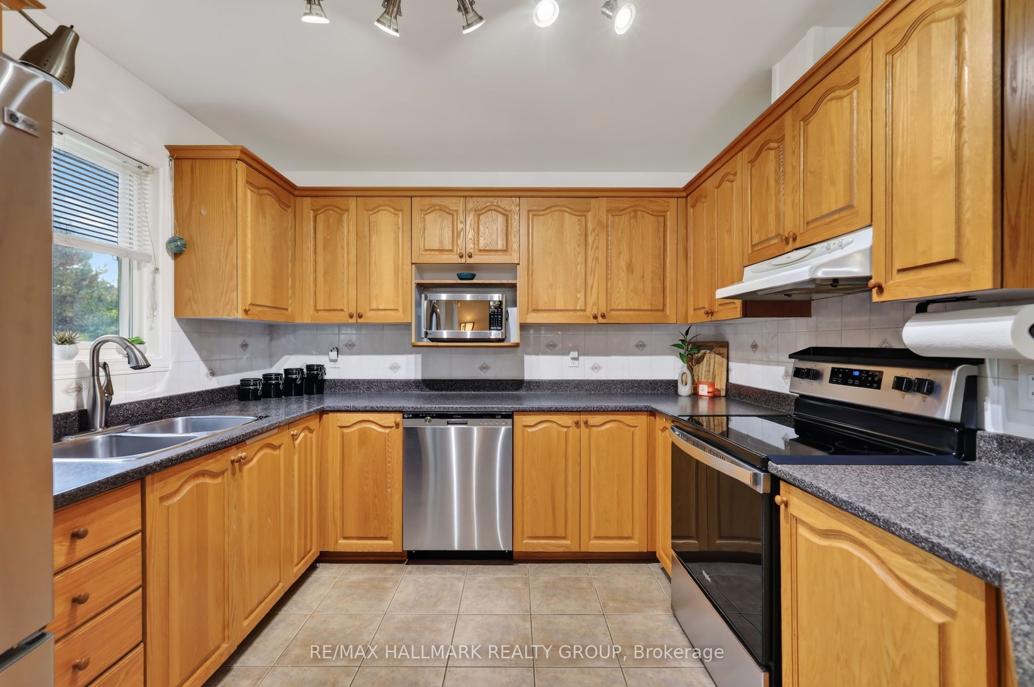 23 North Harrow Drive Property Photo 9