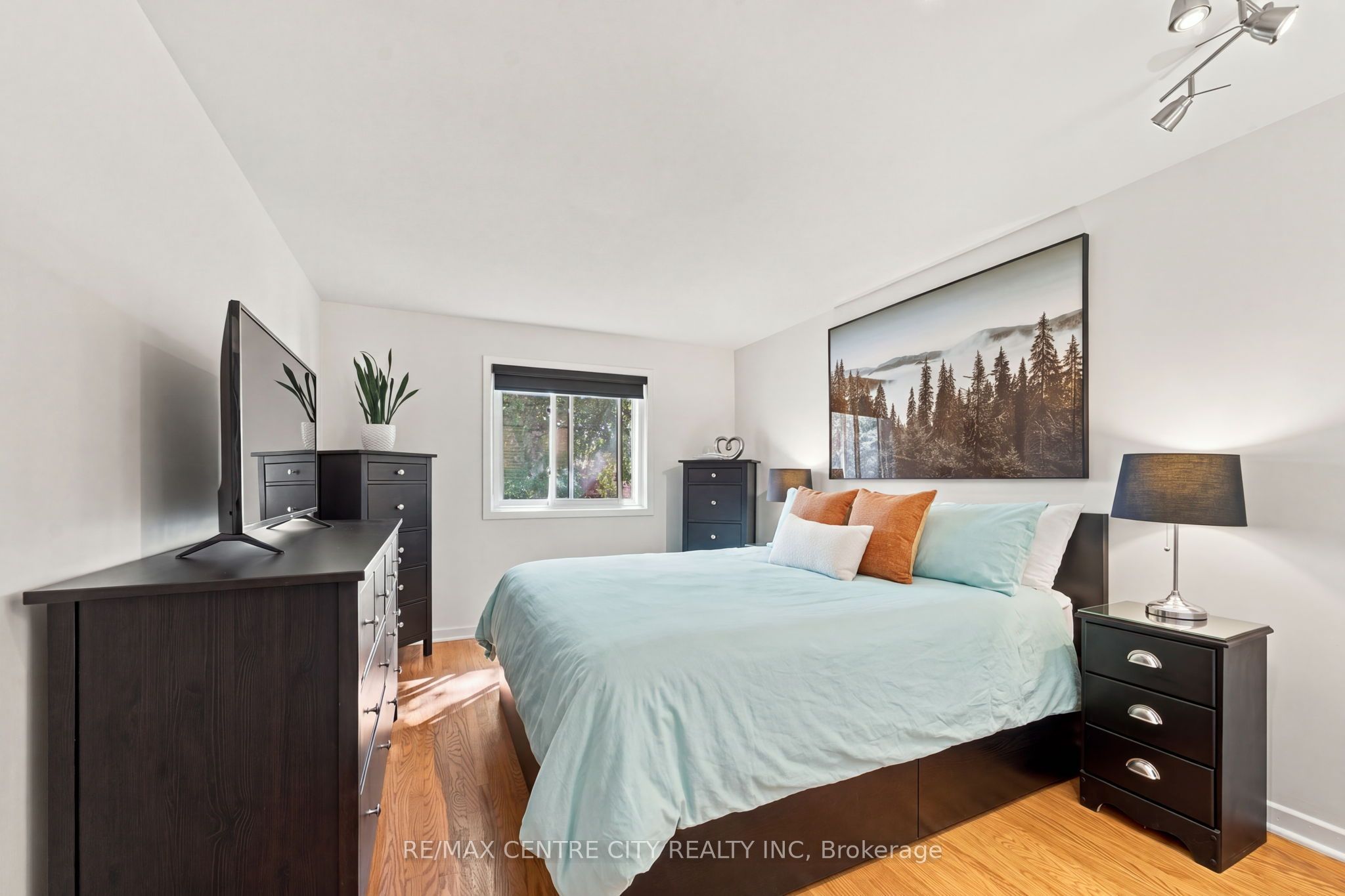 96 Tweed Crescent Property Photo 17