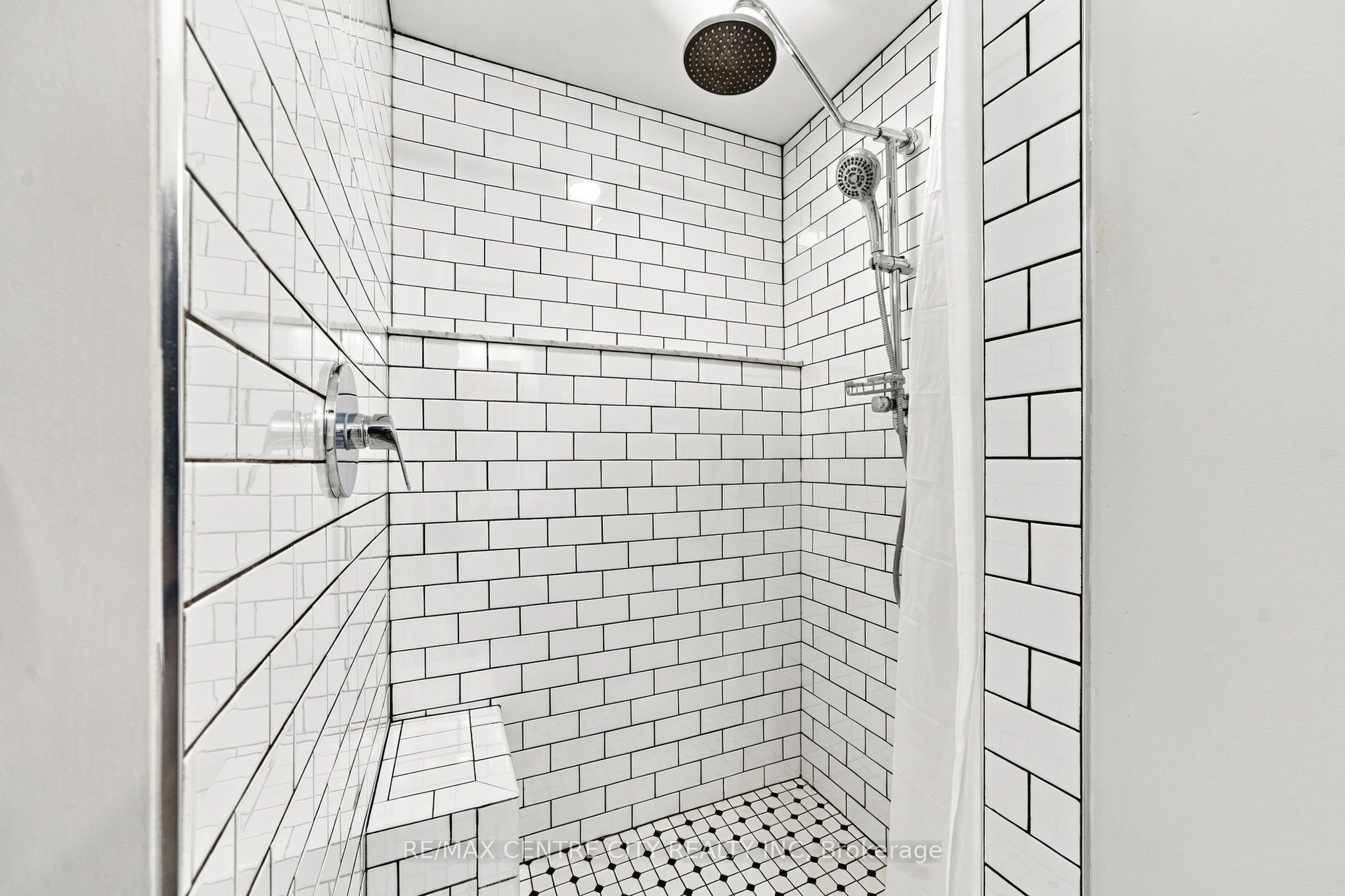 96 Tweed Crescent Property Photo 26