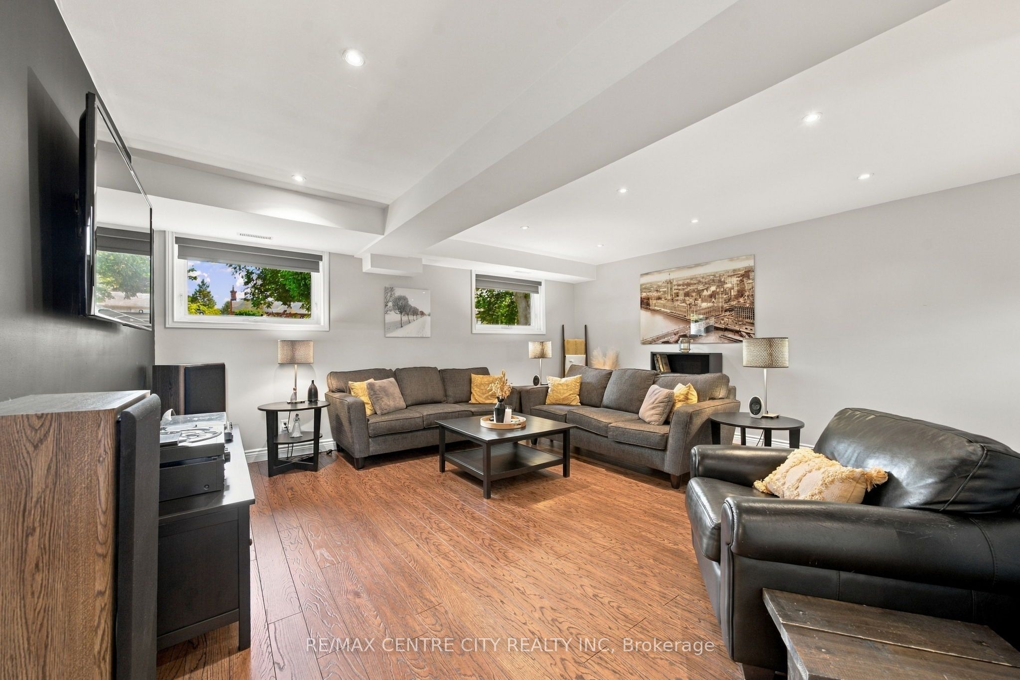 96 Tweed Crescent Property Photo 27