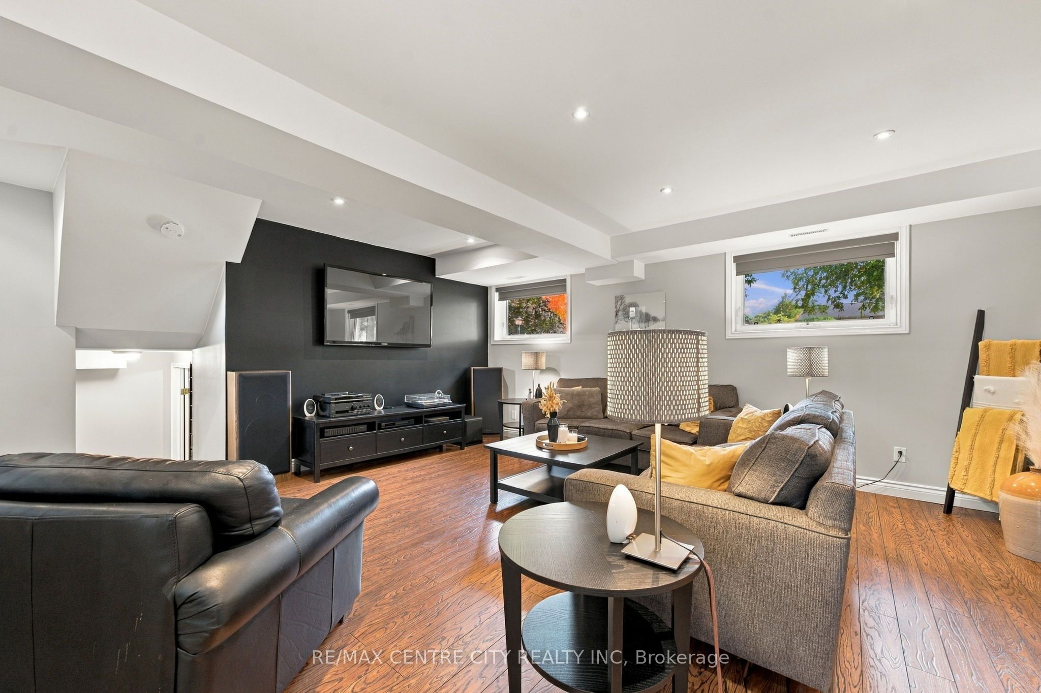 96 Tweed Crescent Property Photo 28