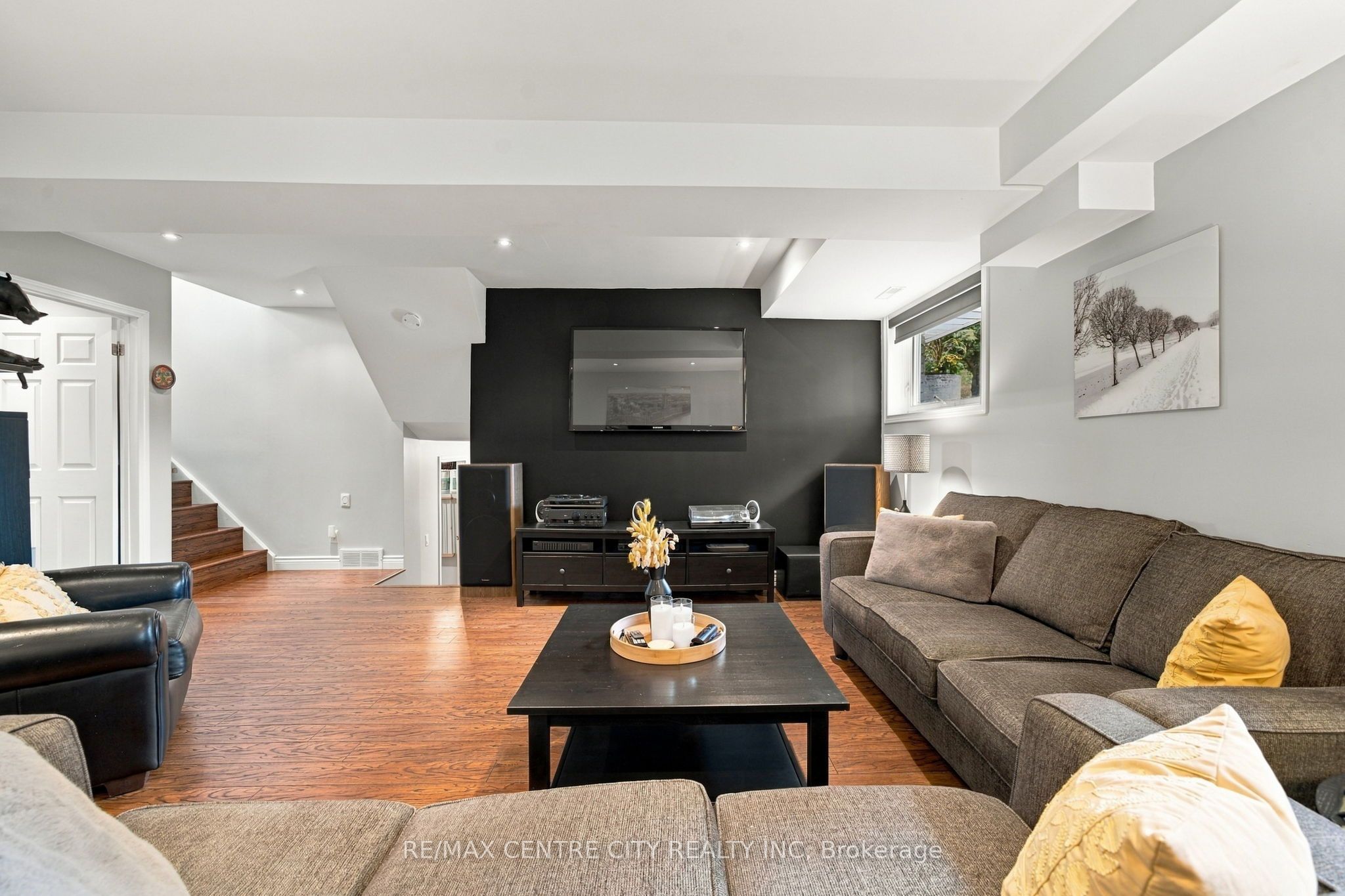 96 Tweed Crescent Property Photo 29