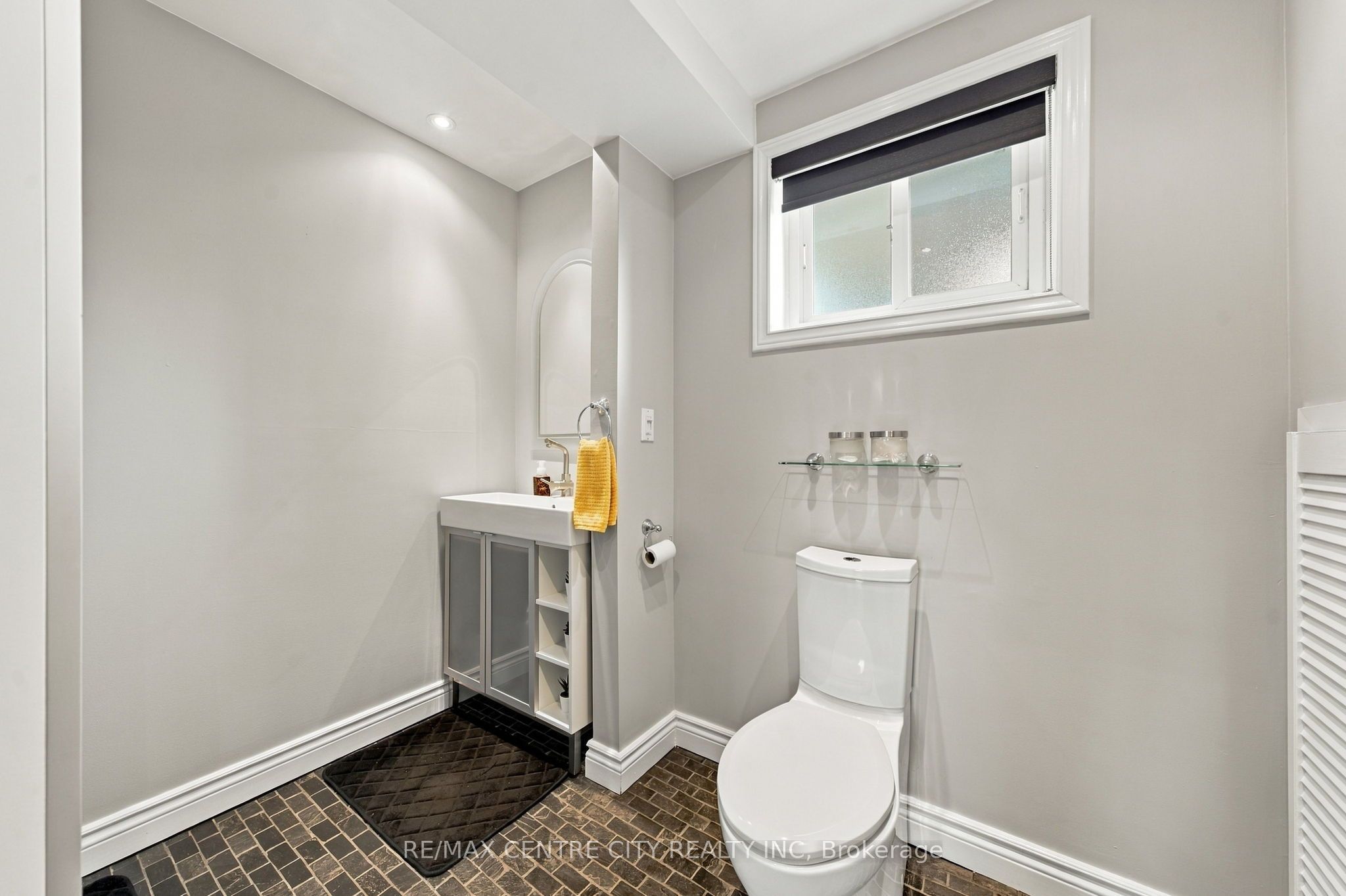 96 Tweed Crescent Property Photo 33