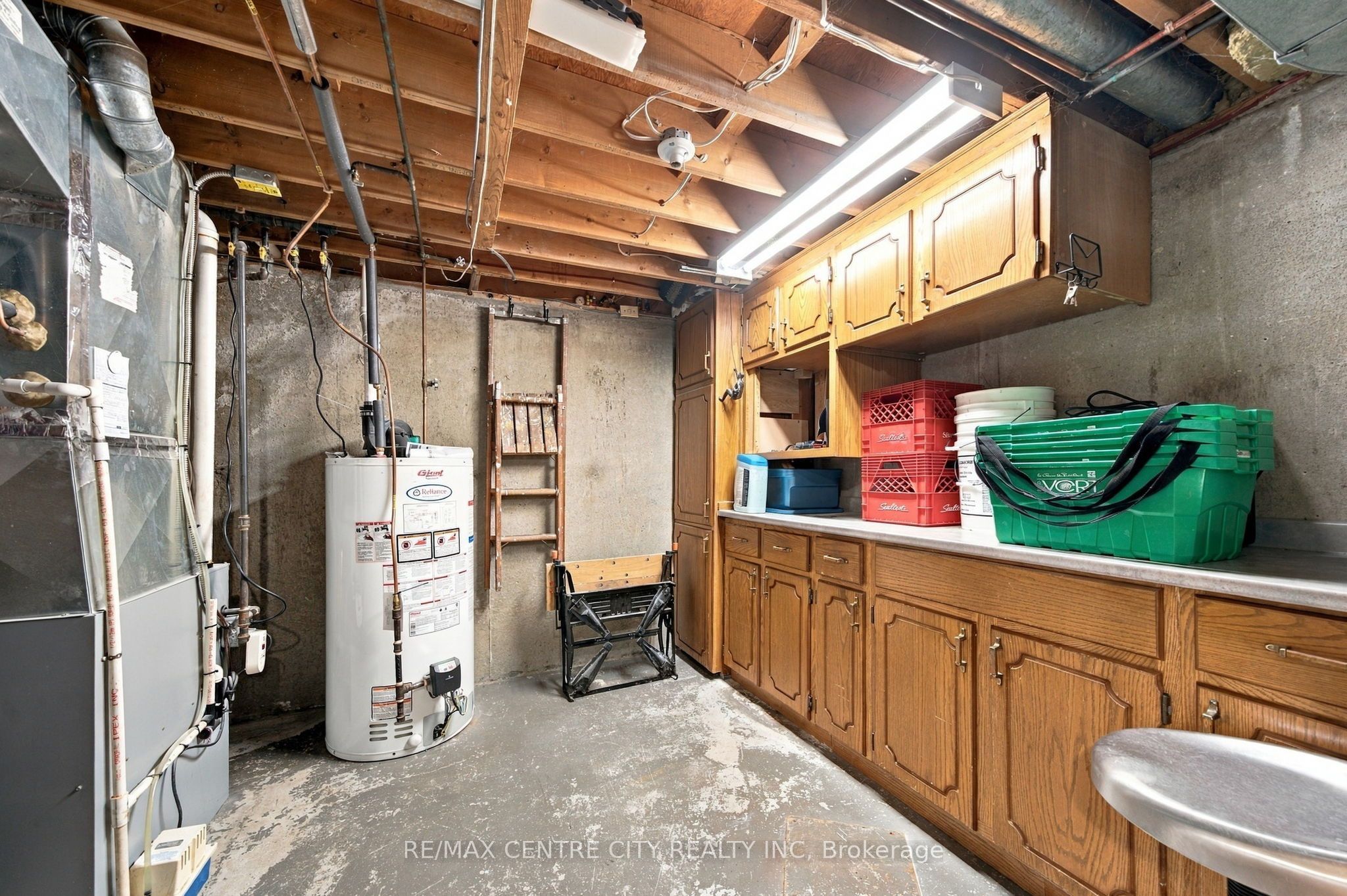 96 Tweed Crescent Property Photo 34