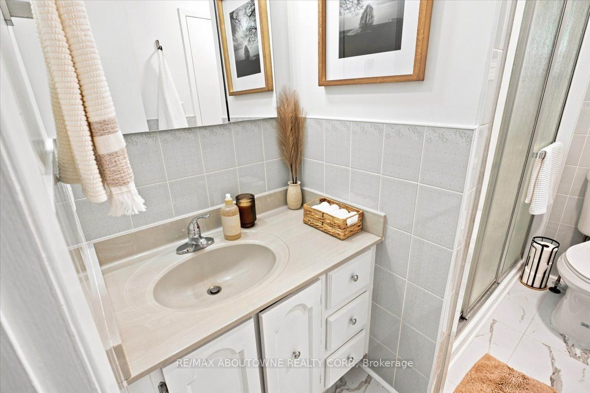 943 Mayfair Crescent Property Photo 17