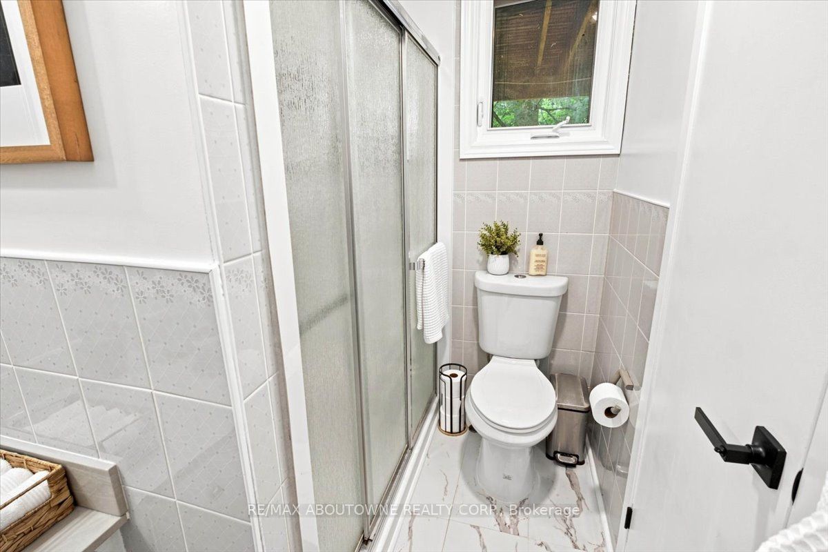 943 Mayfair Crescent Property Photo 18
