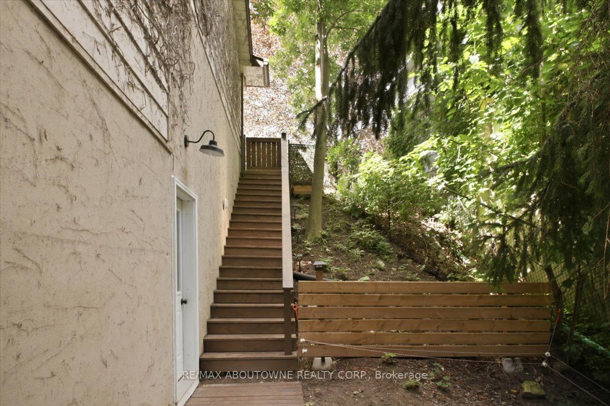 943 Mayfair Crescent Property Photo 33