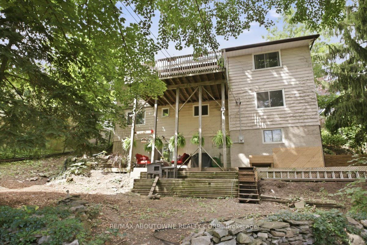 943 Mayfair Crescent Property Photo 34