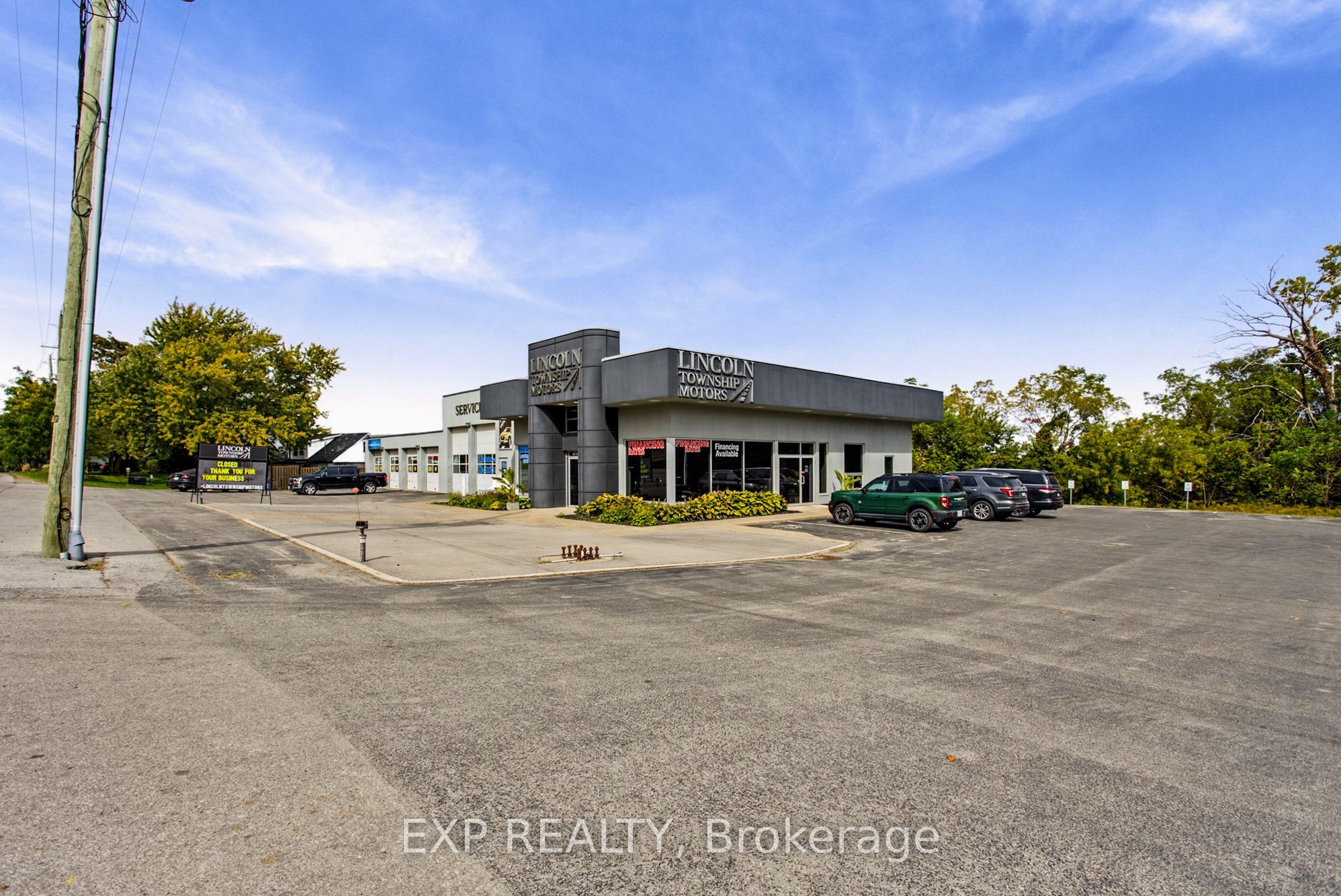 4735 King Street E Property Photo 2