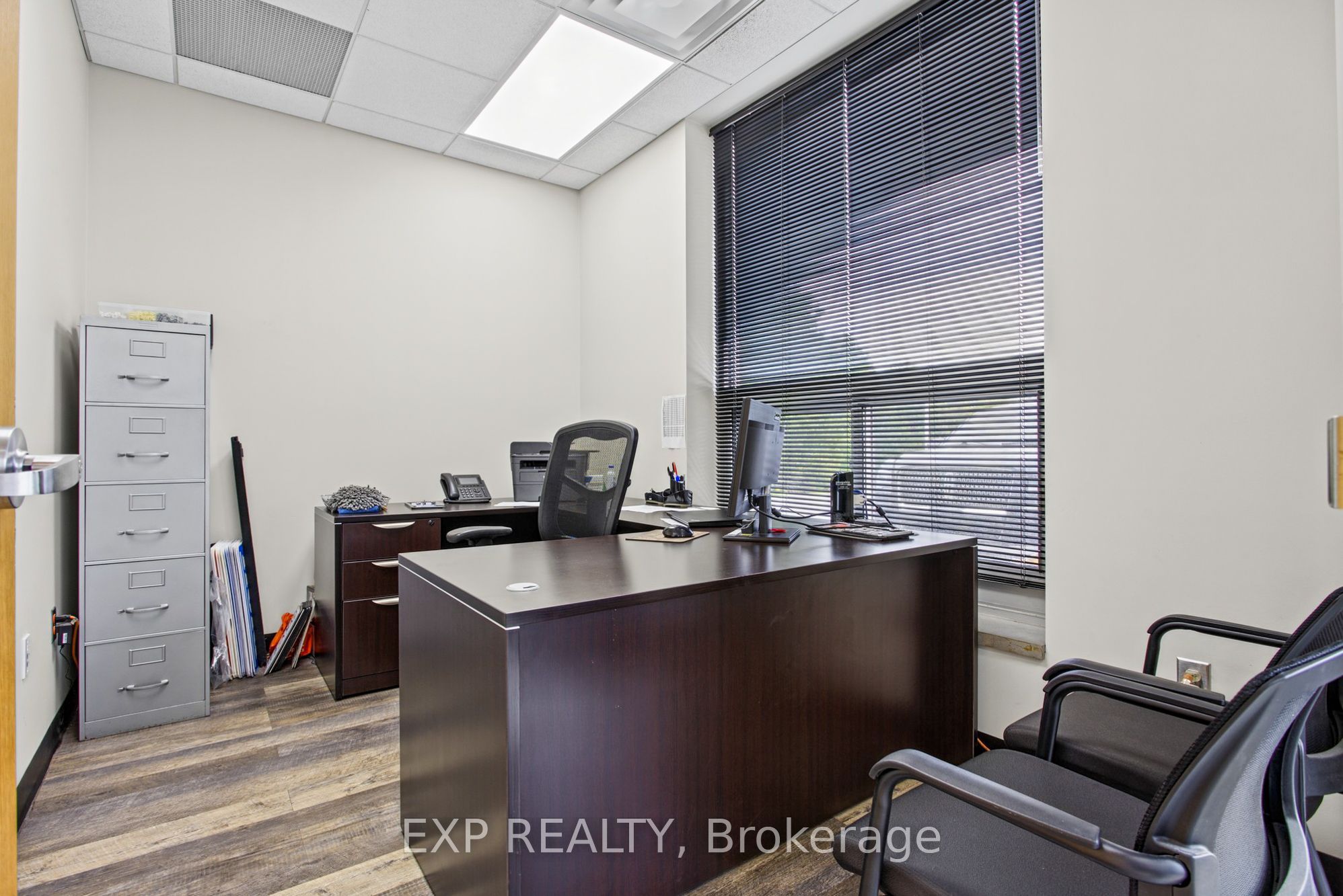 4735 King Street E Property Photo 10
