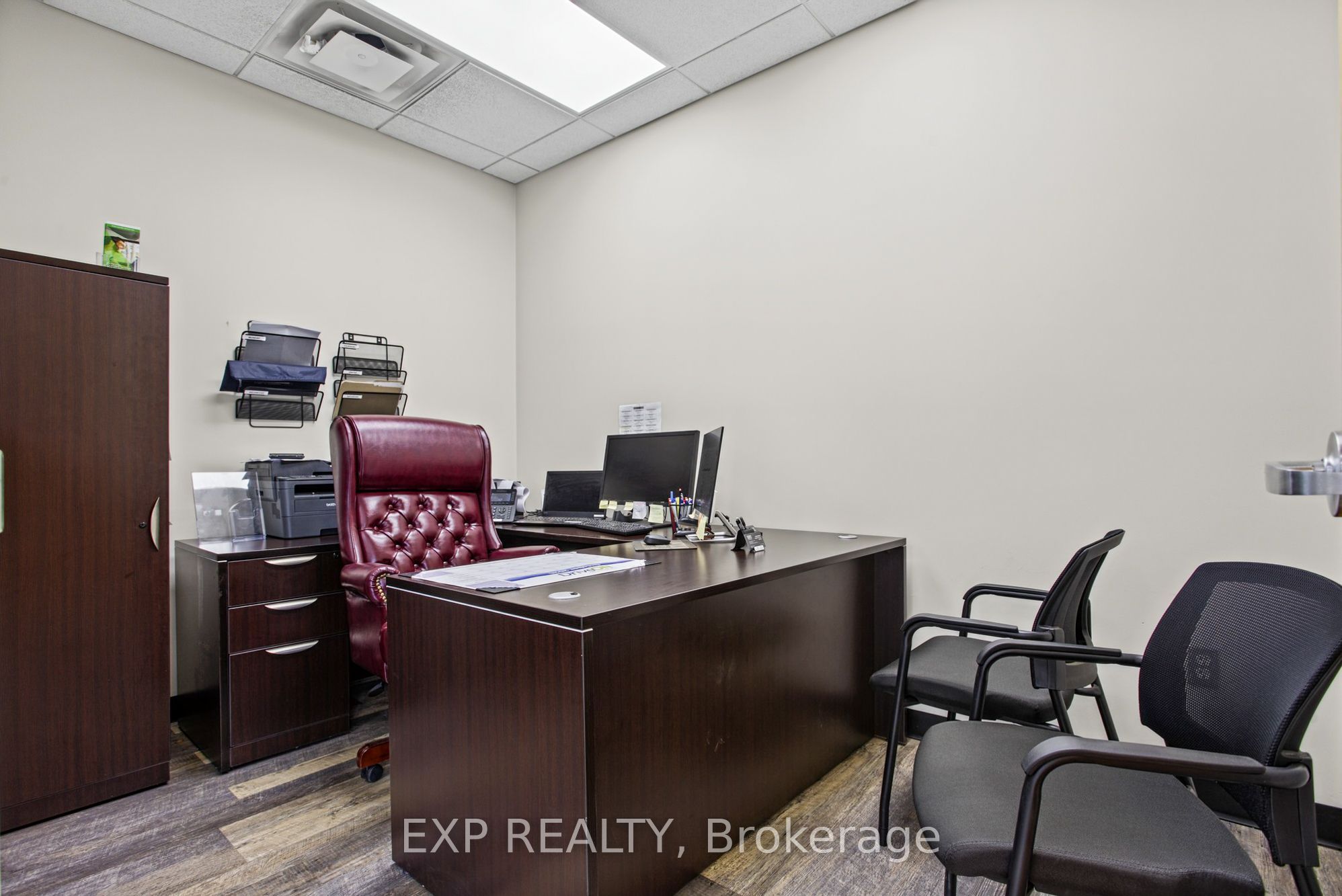 4735 King Street E Property Photo 11