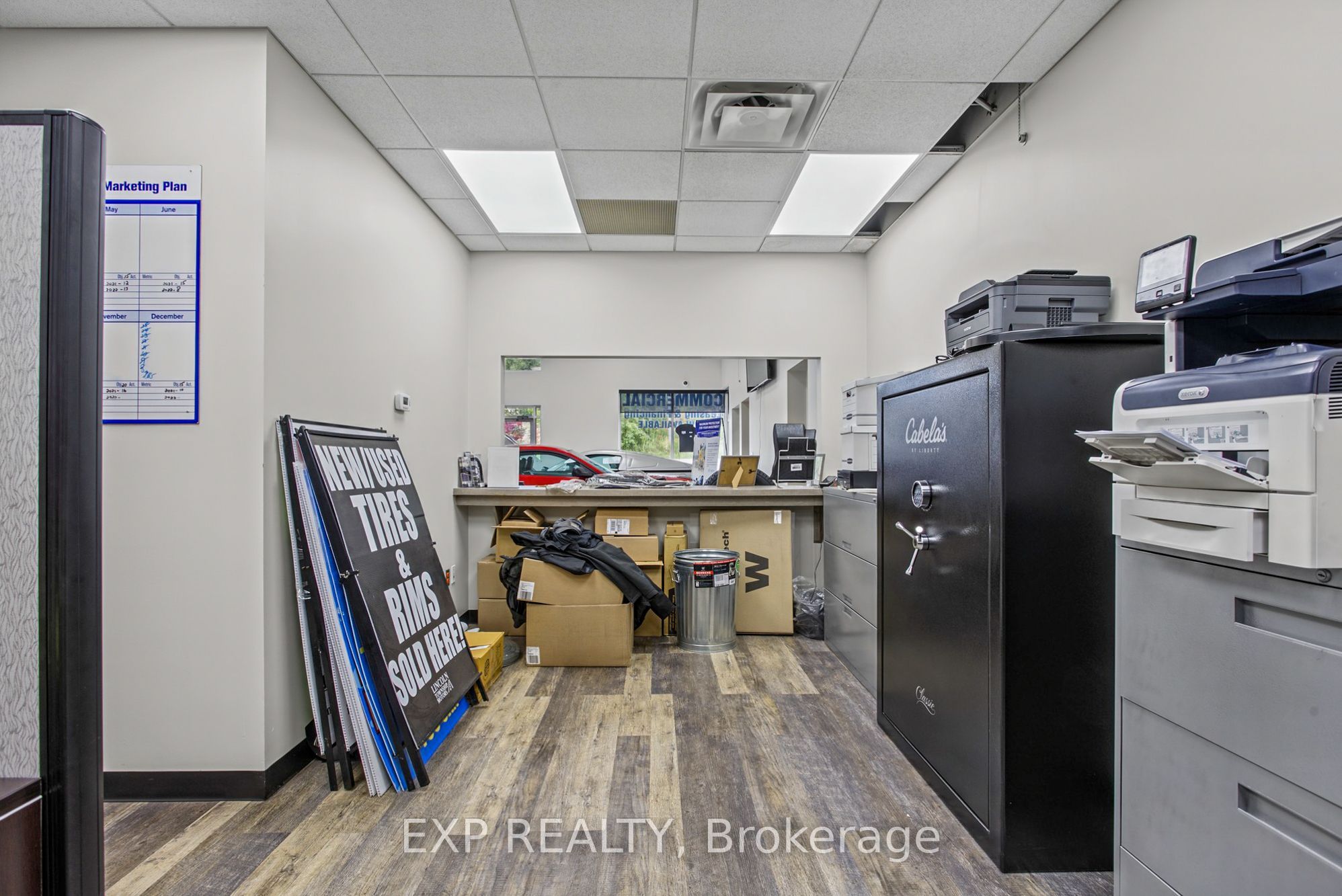 4735 King Street E Property Photo 16