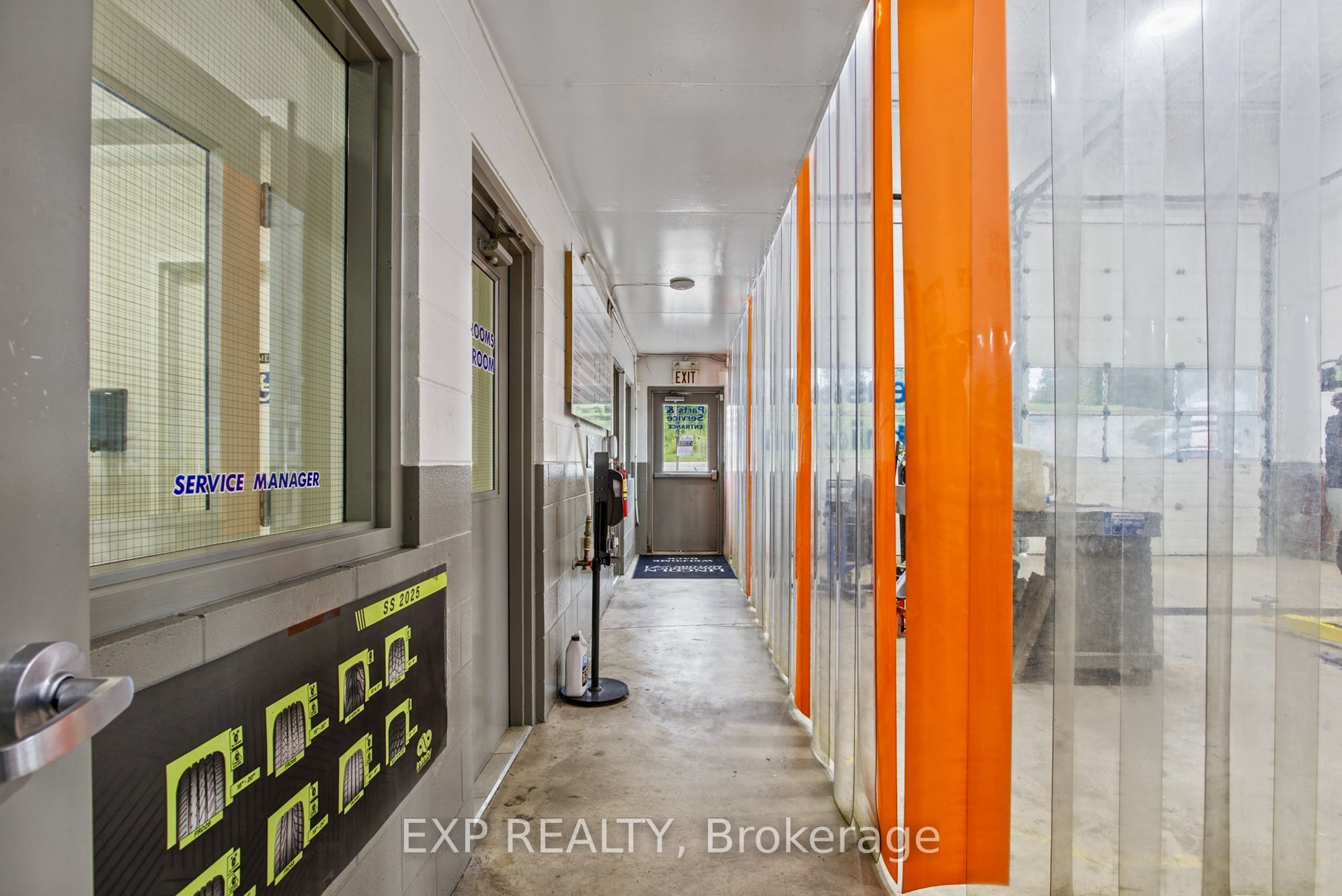 4735 King Street E Property Photo 20