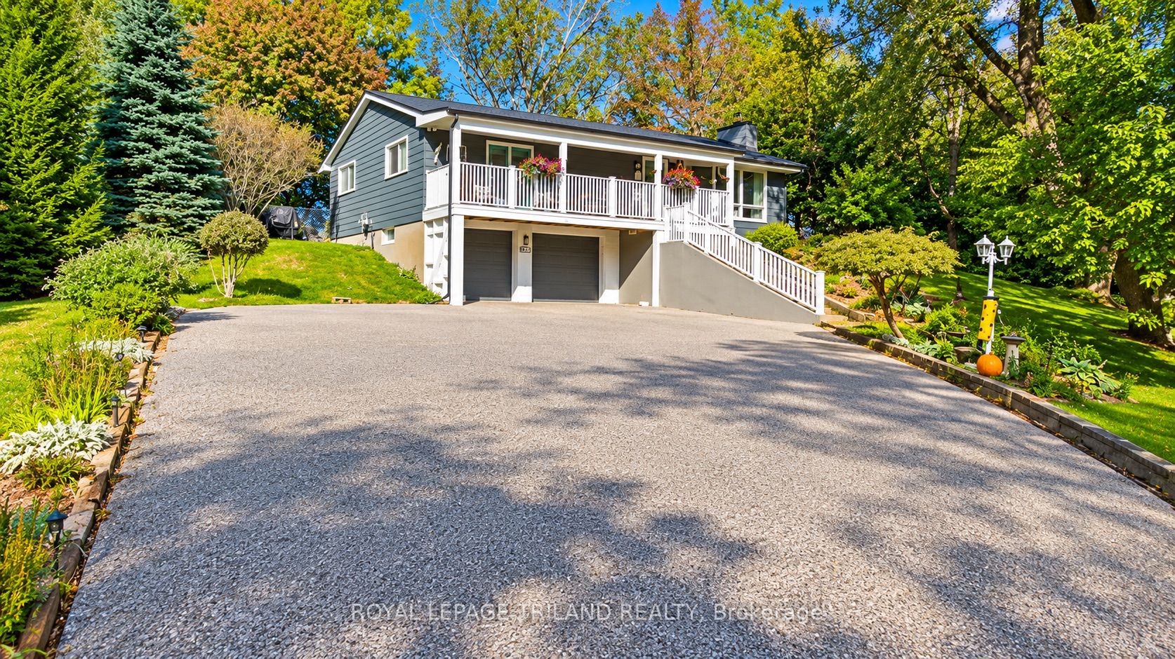 245 Currie Boulevard Property Photo 2