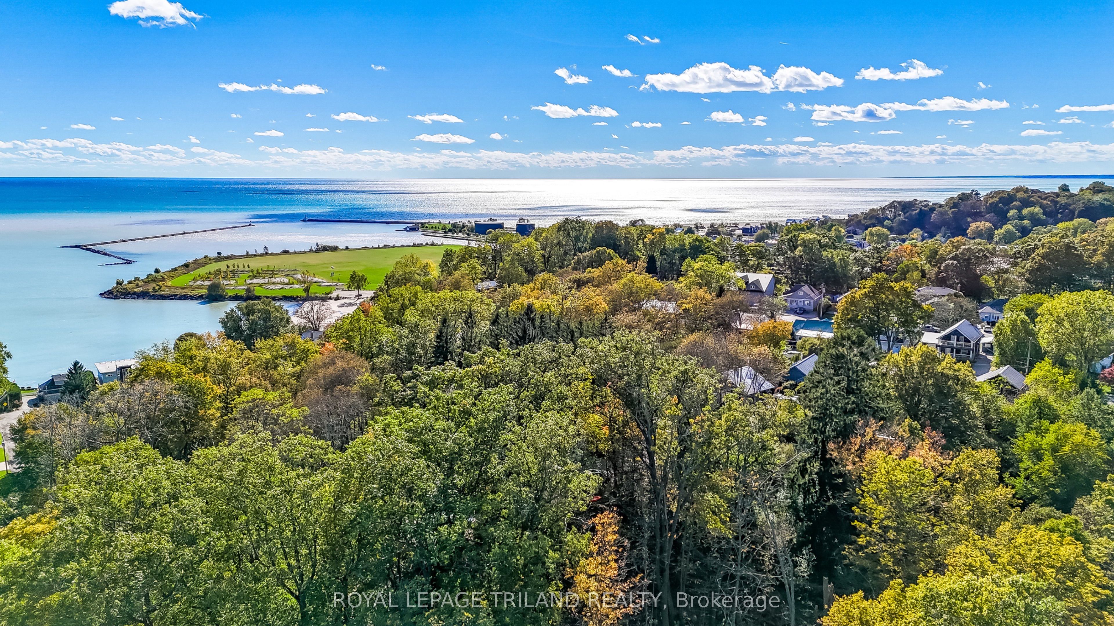 245 Currie Boulevard Property Photo 6