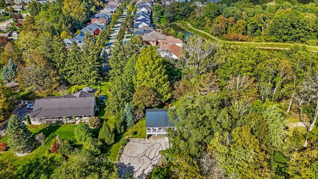 245 Currie Boulevard Property Photo 9